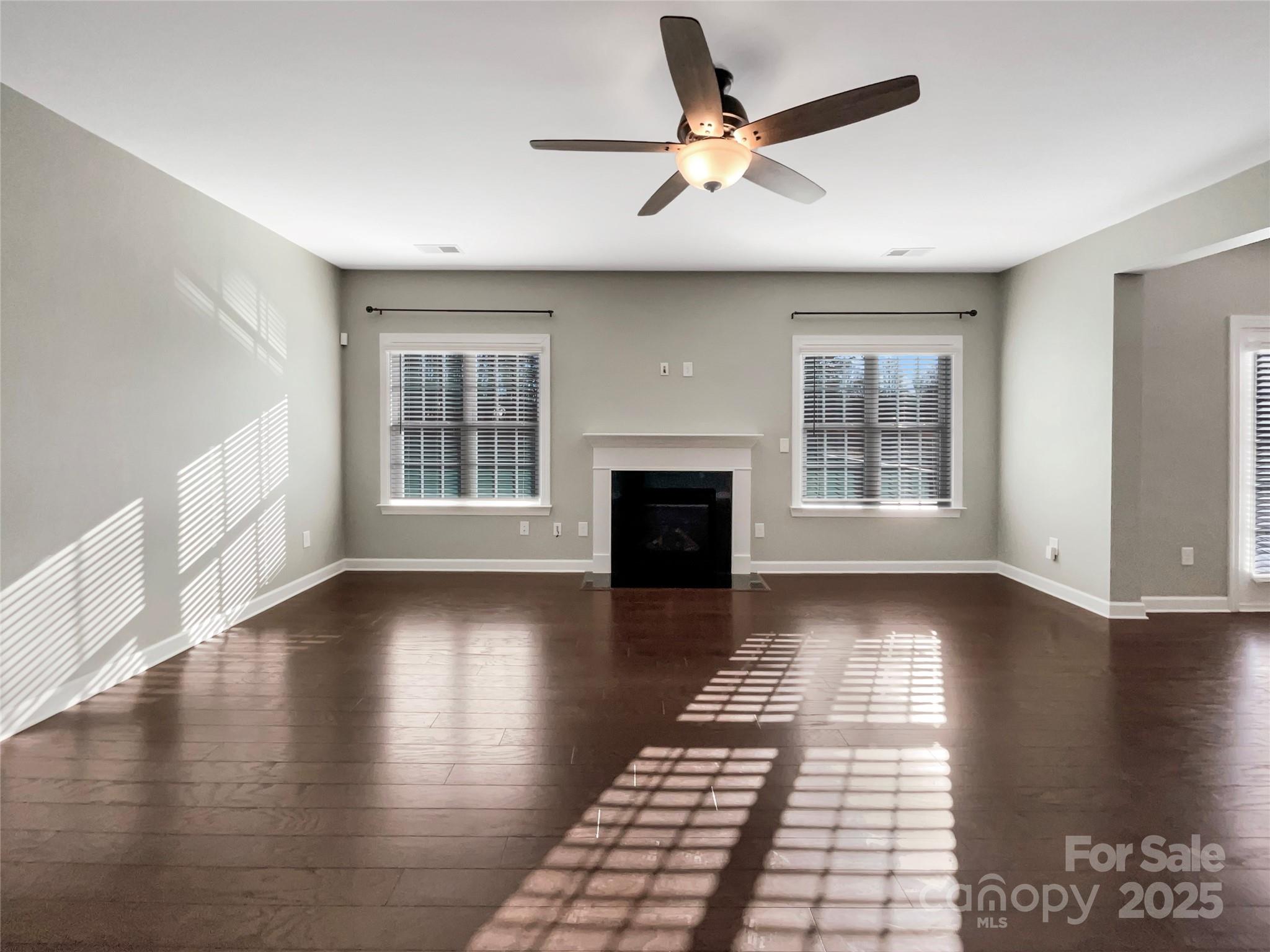 15827 Arabian Mews Lane