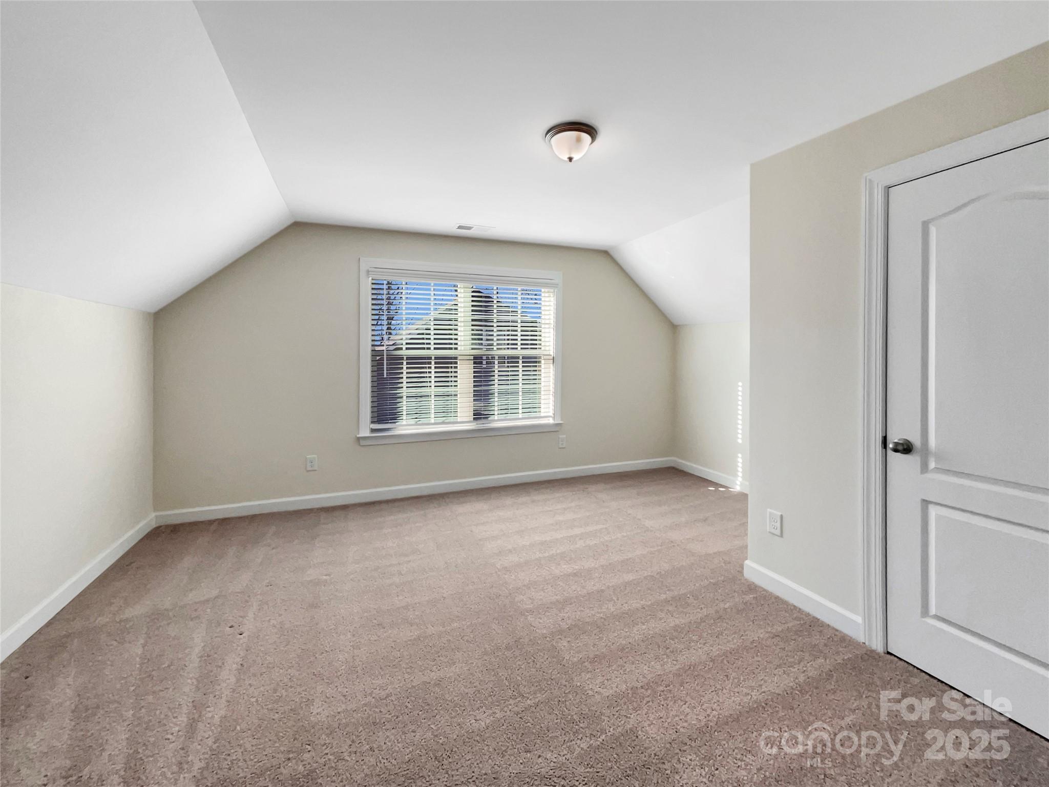 15827 Arabian Mews Lane