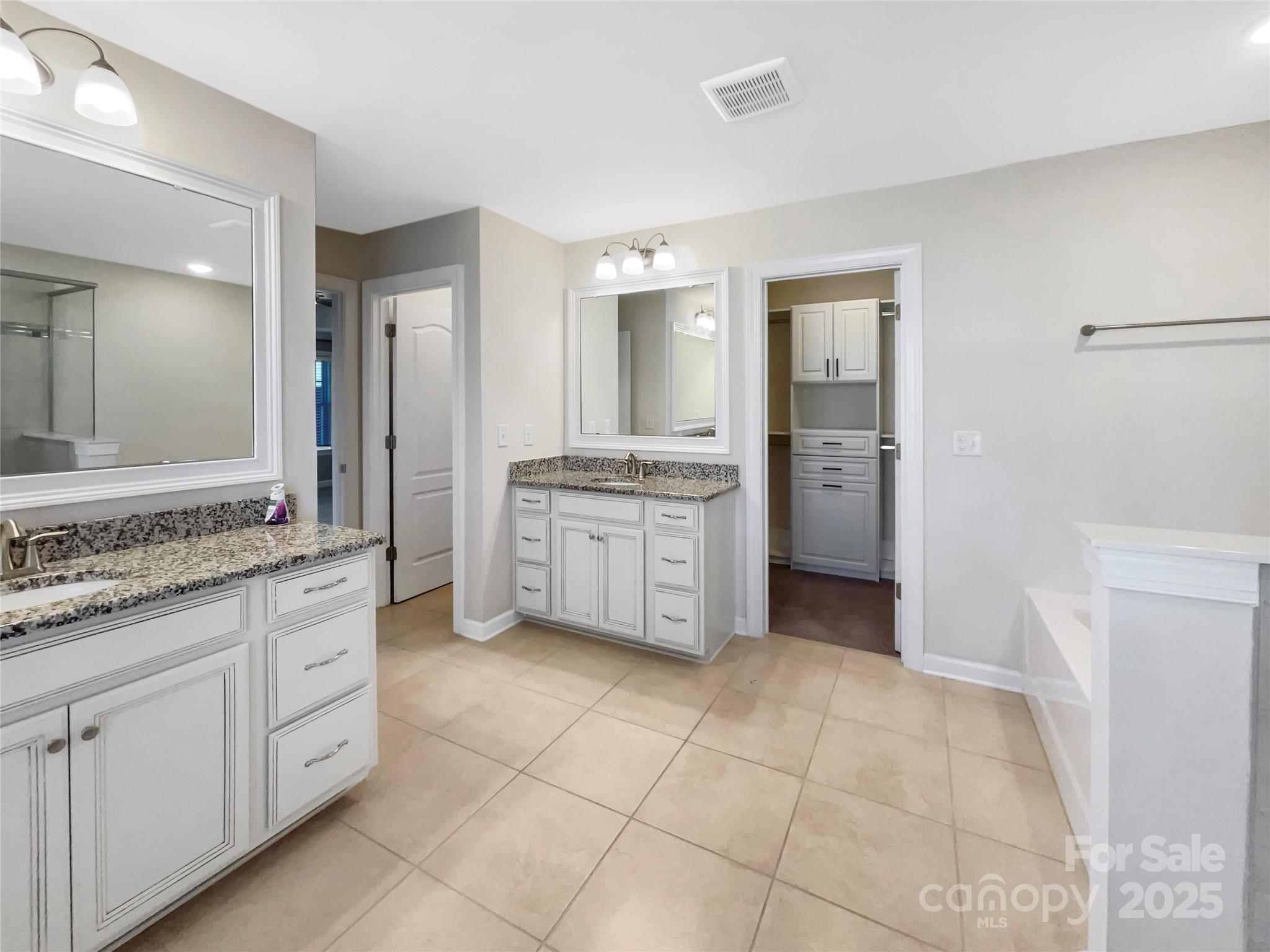 15827 Arabian Mews Lane