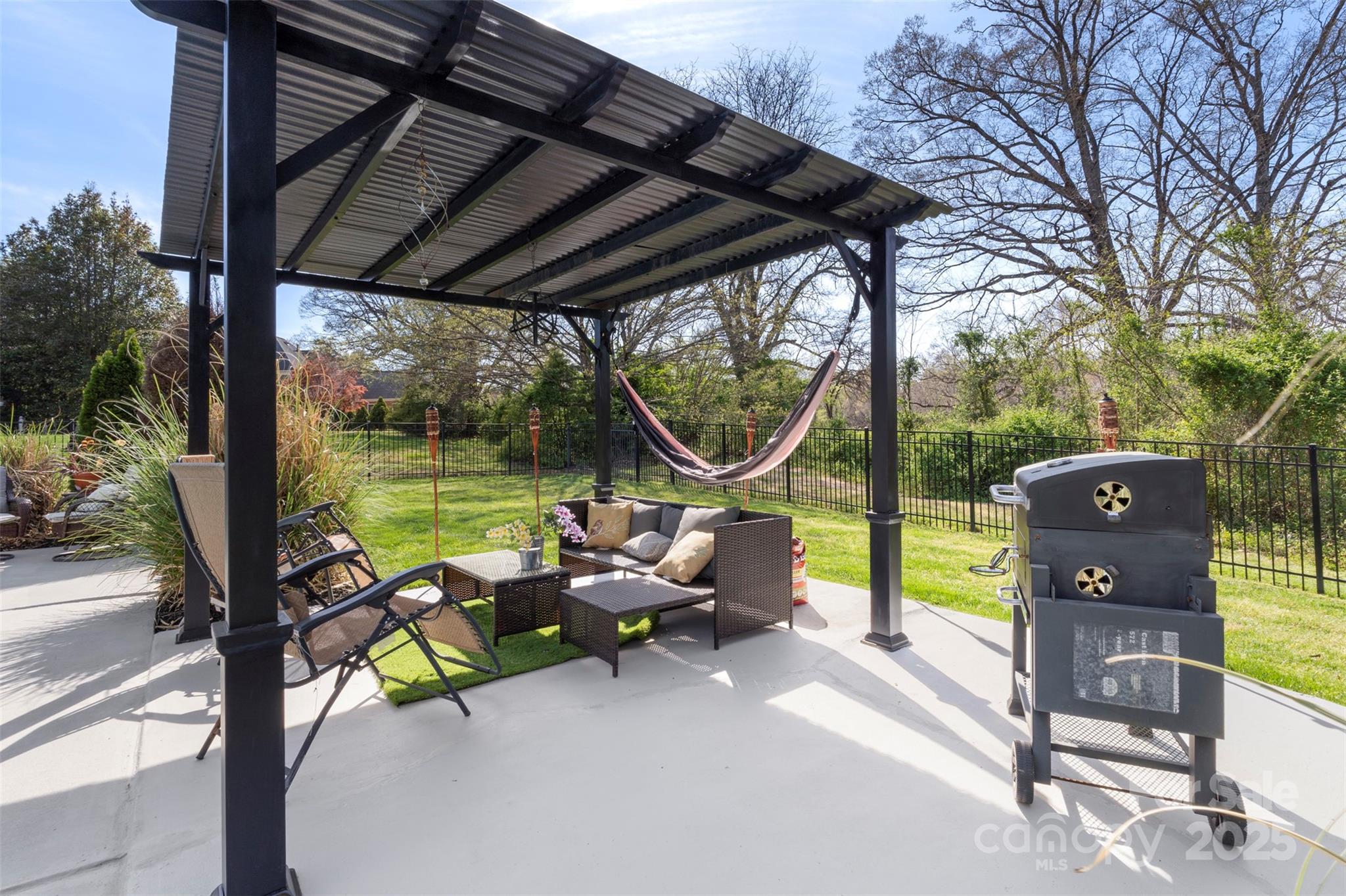 2042 Caernarfon Lane