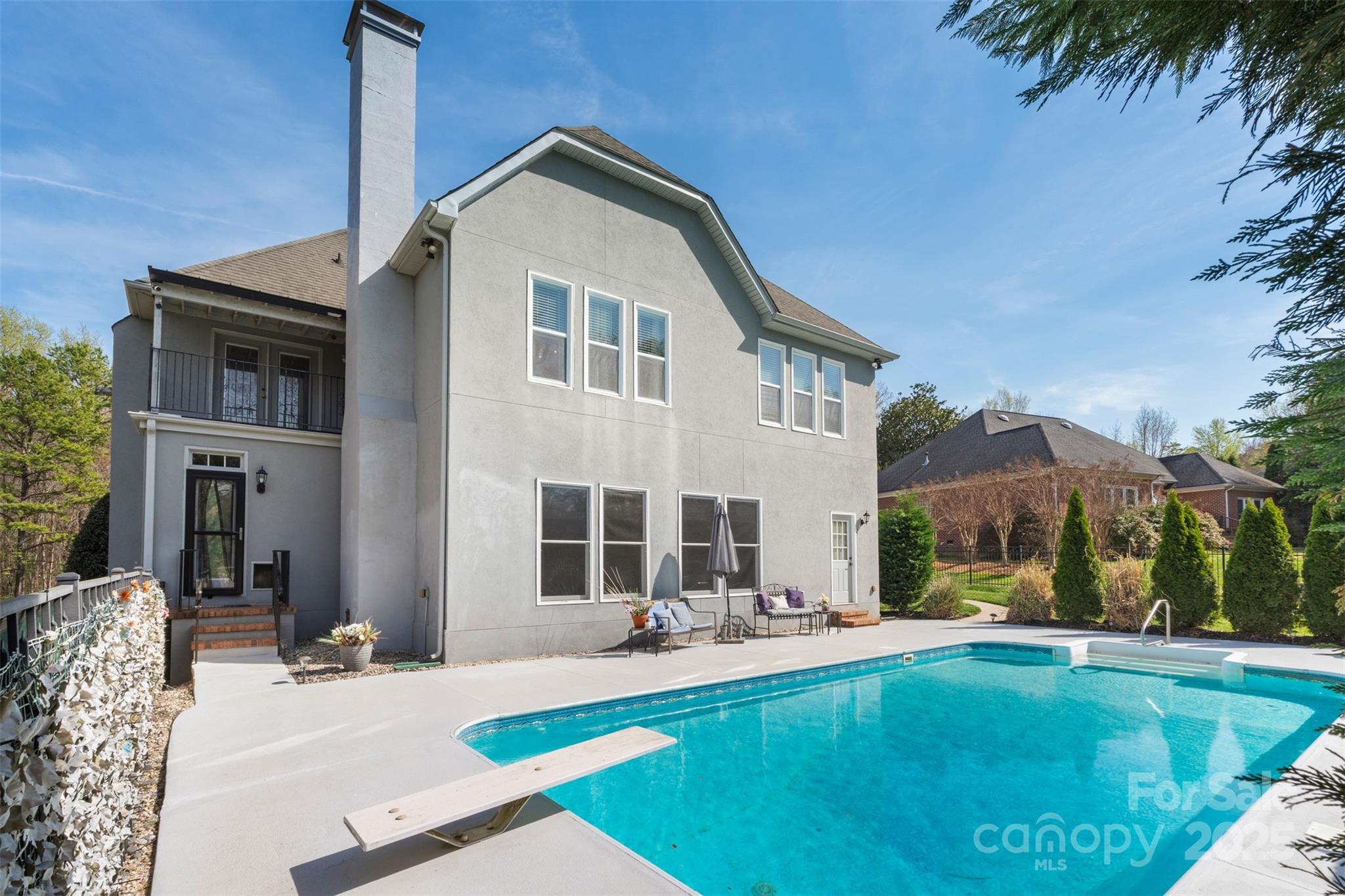 2042 Caernarfon Lane