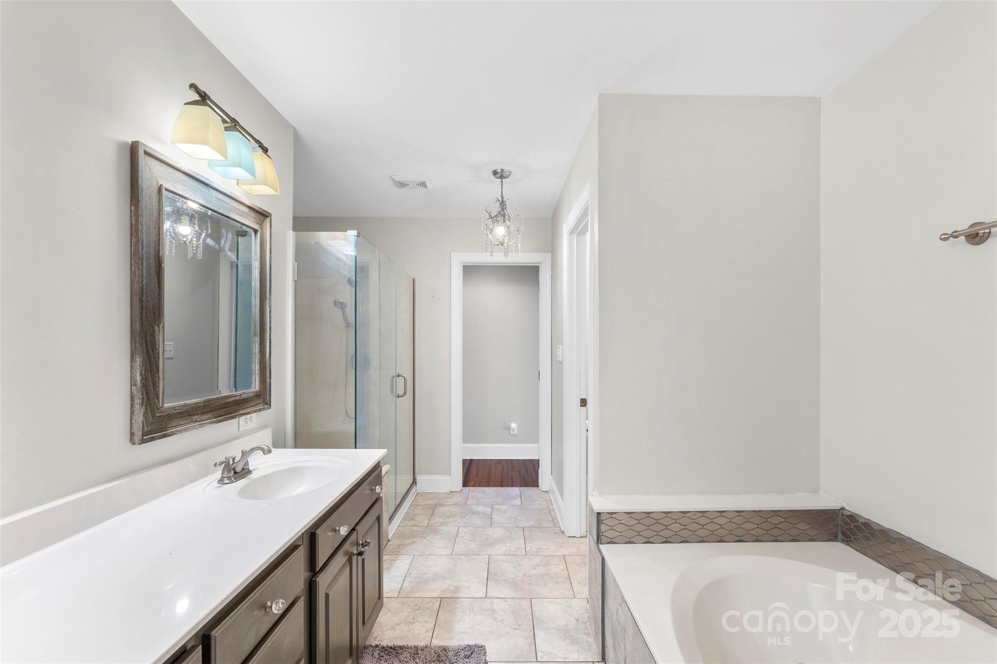 2042 Caernarfon Lane