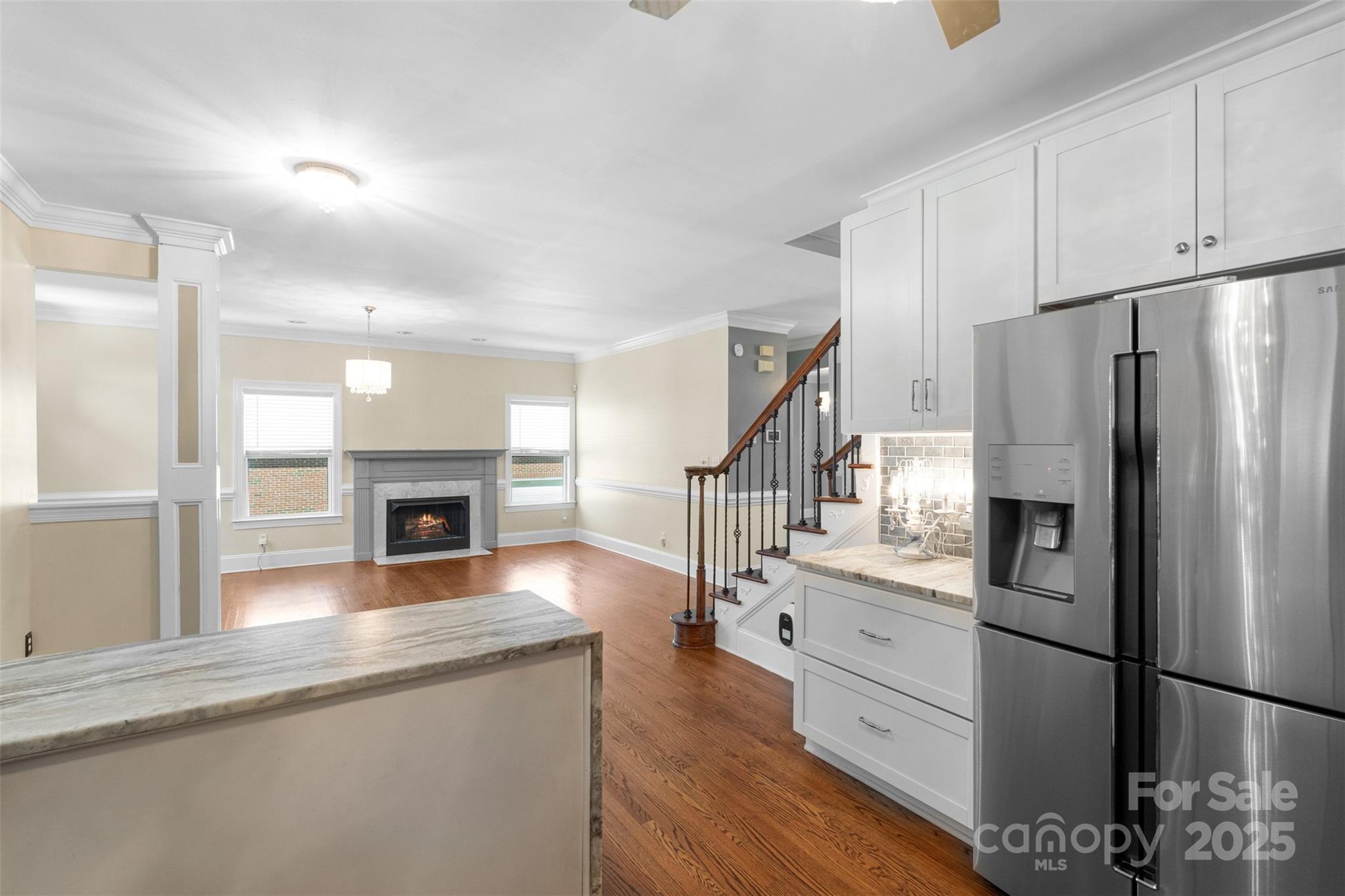 2042 Caernarfon Lane