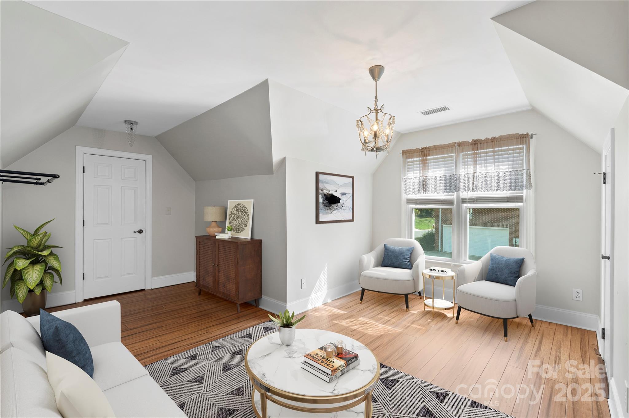 2042 Caernarfon Lane