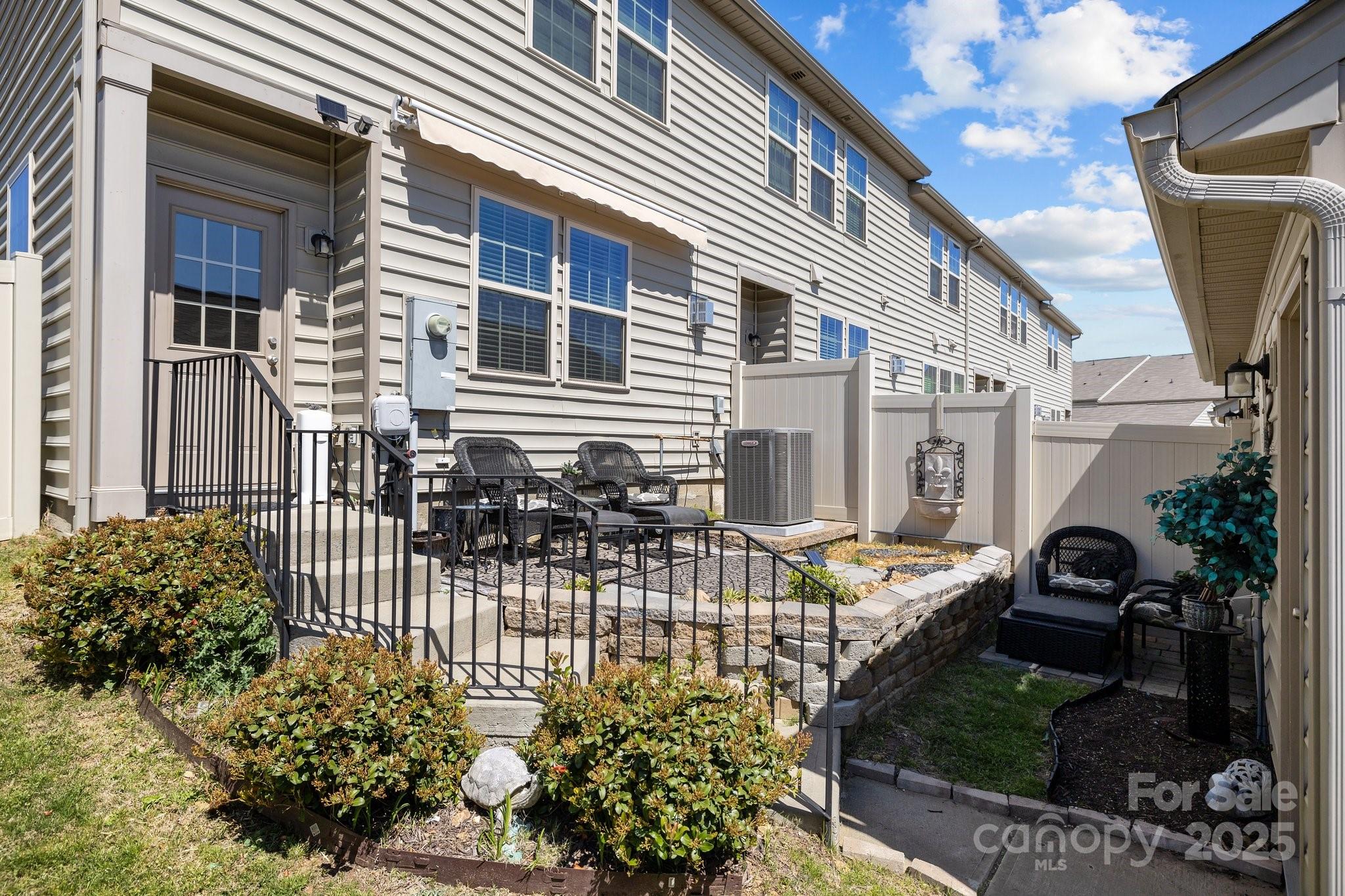 8145 English Clover Lane