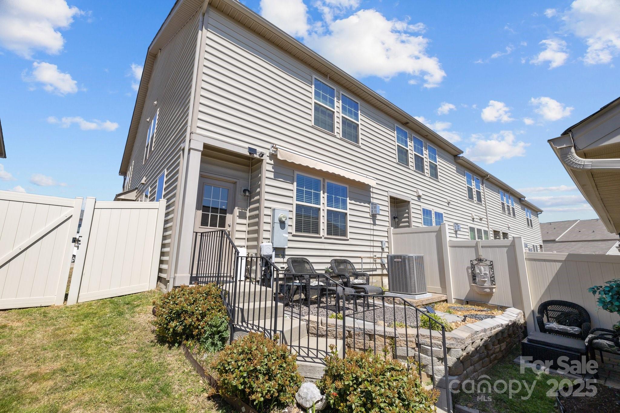8145 English Clover Lane