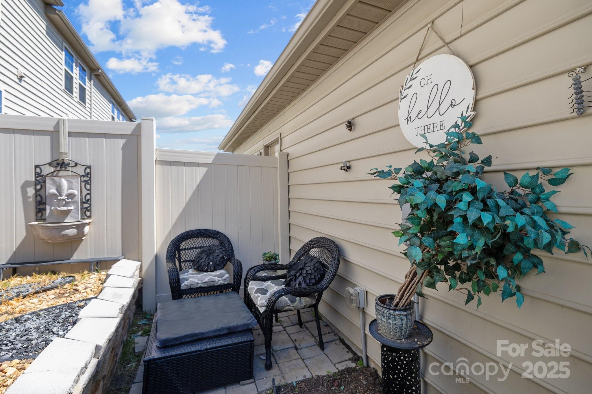 8145 English Clover Lane