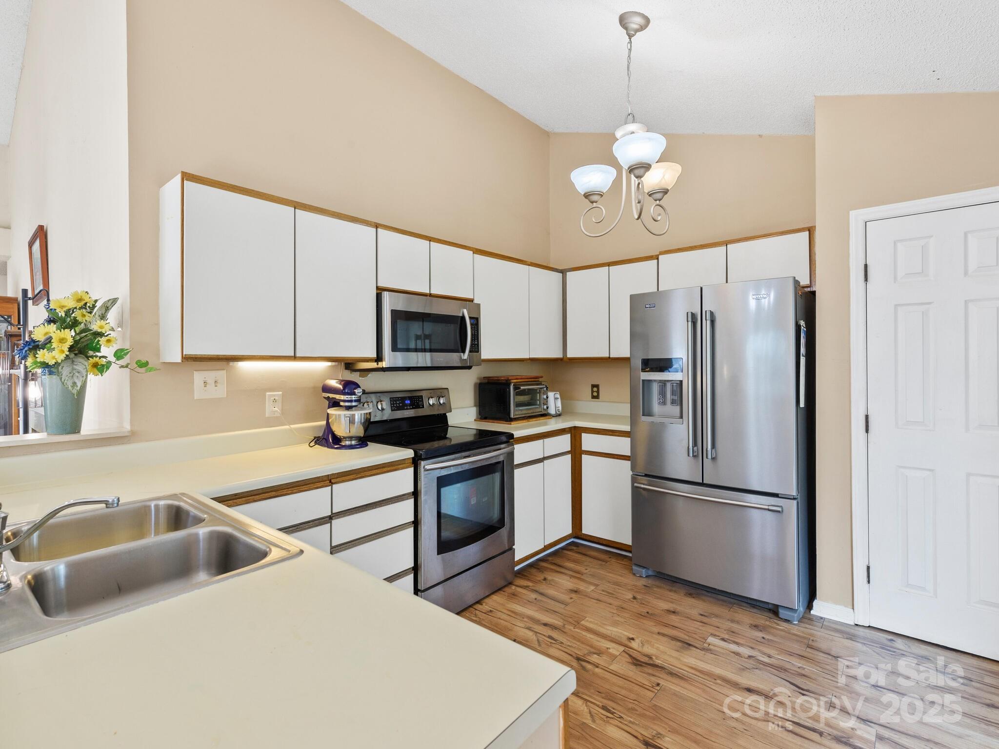109 Cimarron Drive