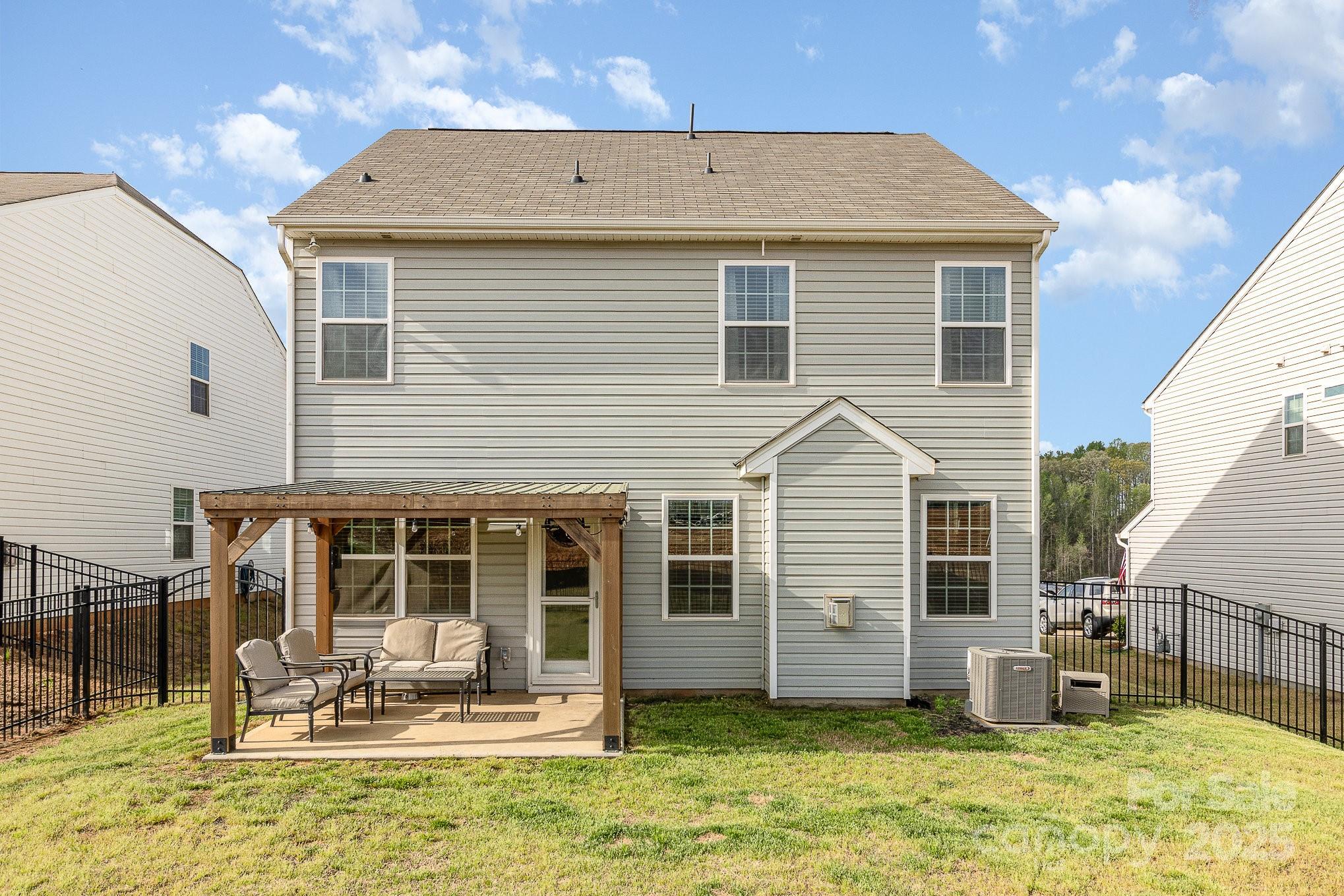 7394 Echoing Hills Lane