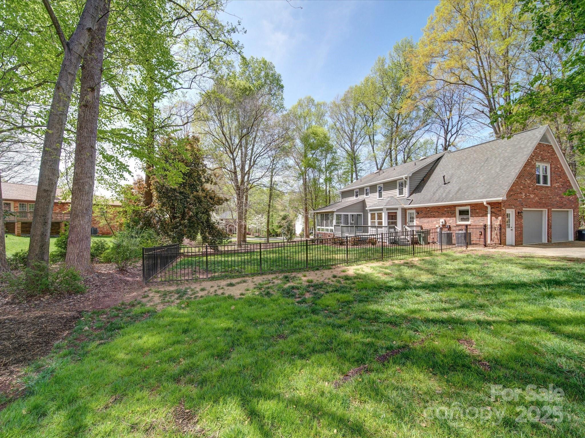 940 Brittany Court Unit: 23