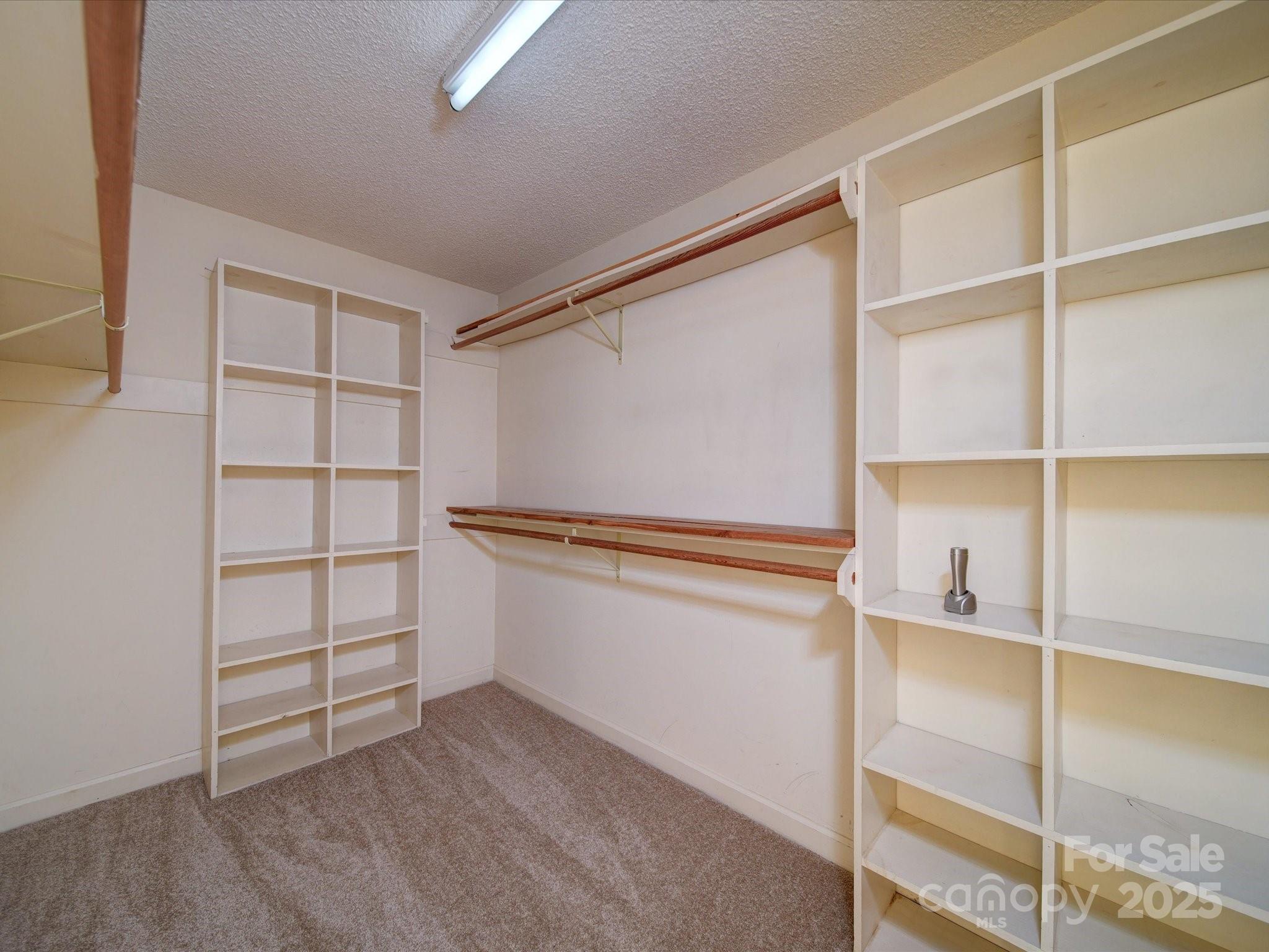 940 Brittany Court Unit: 23