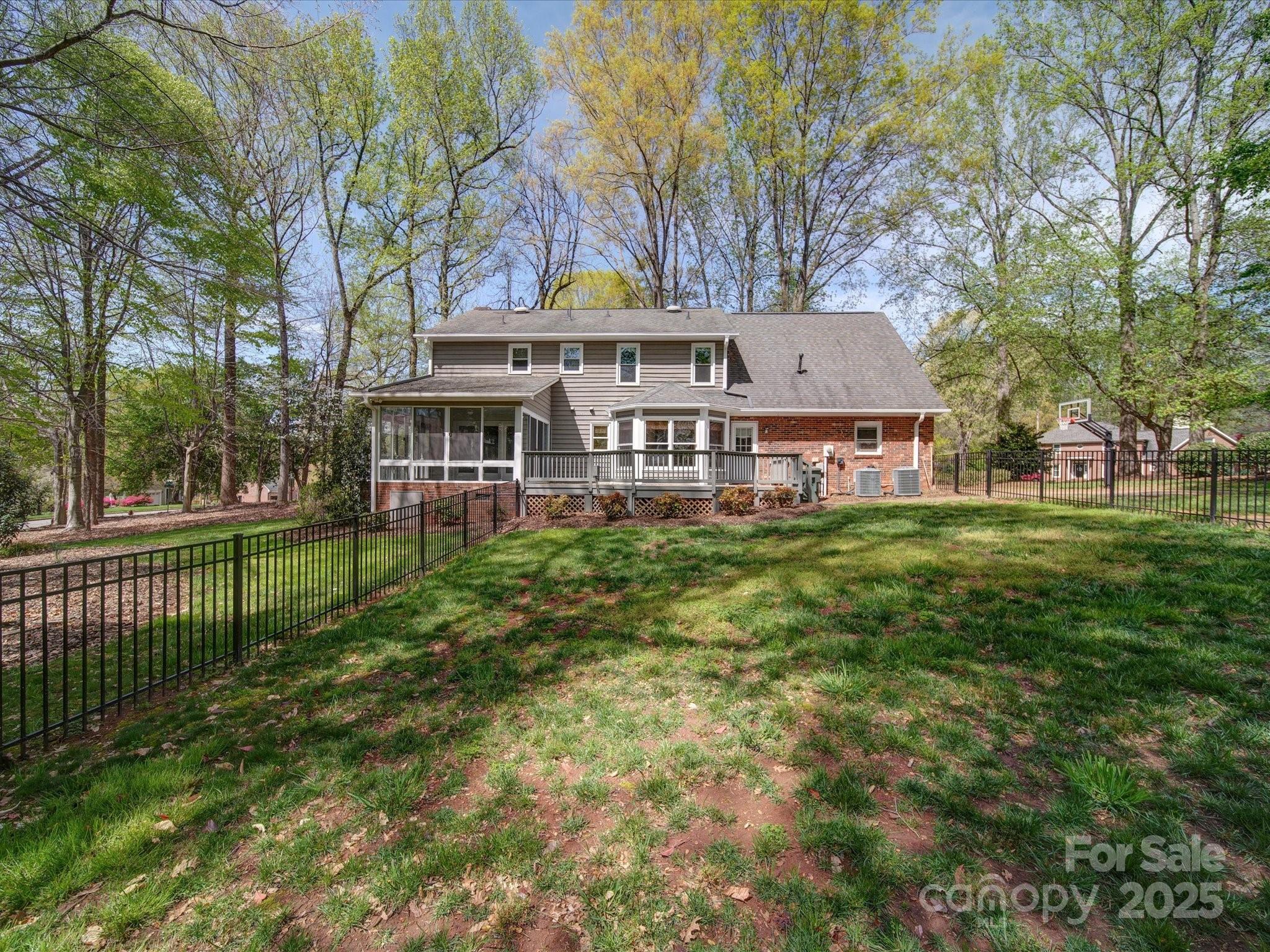 940 Brittany Court Unit: 23