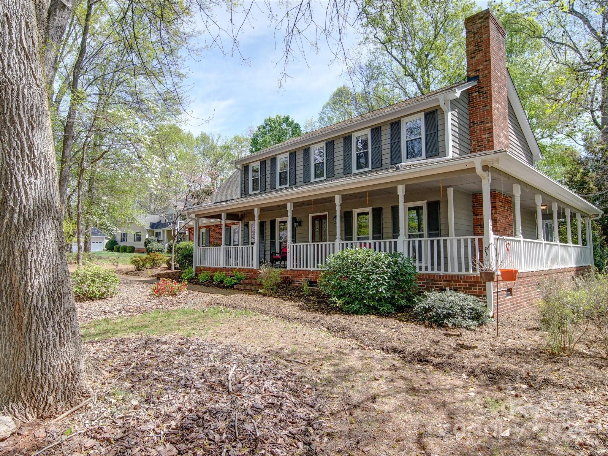 940 Brittany Court Unit: 23