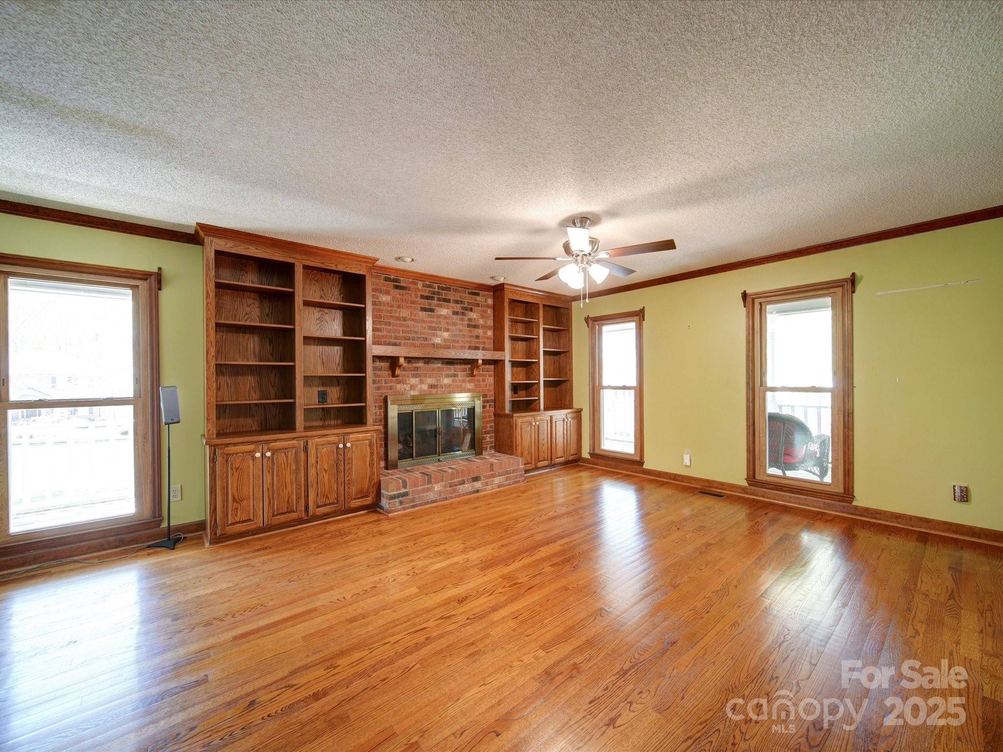 940 Brittany Court Unit: 23