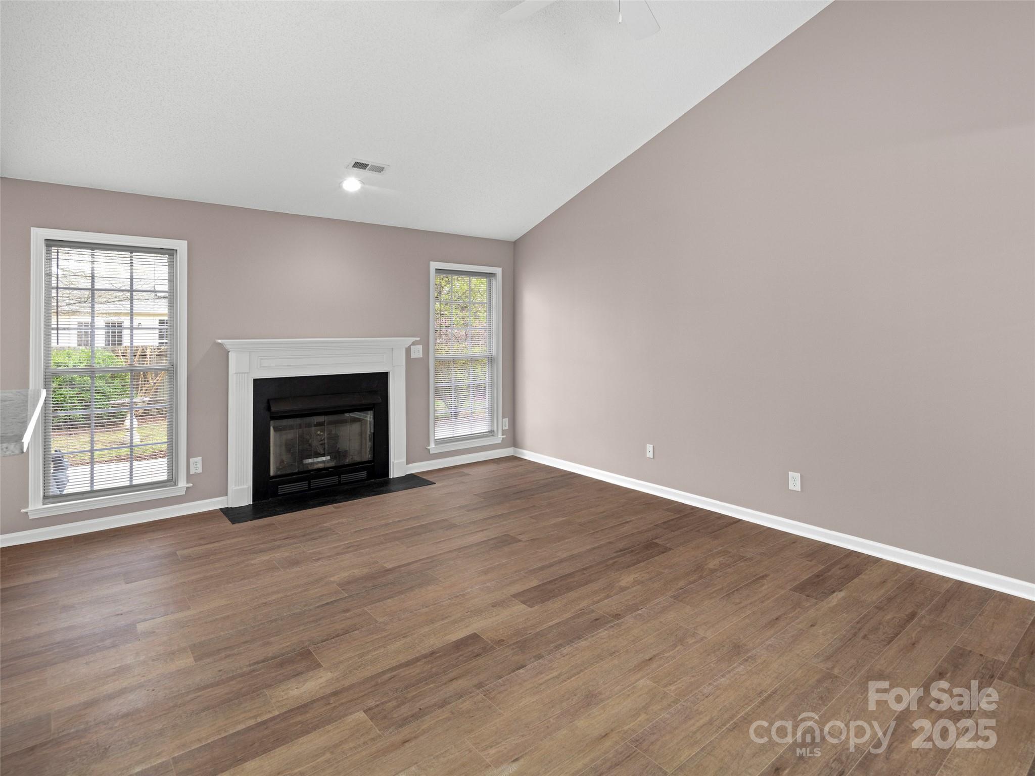 135 S Sunberry Trail