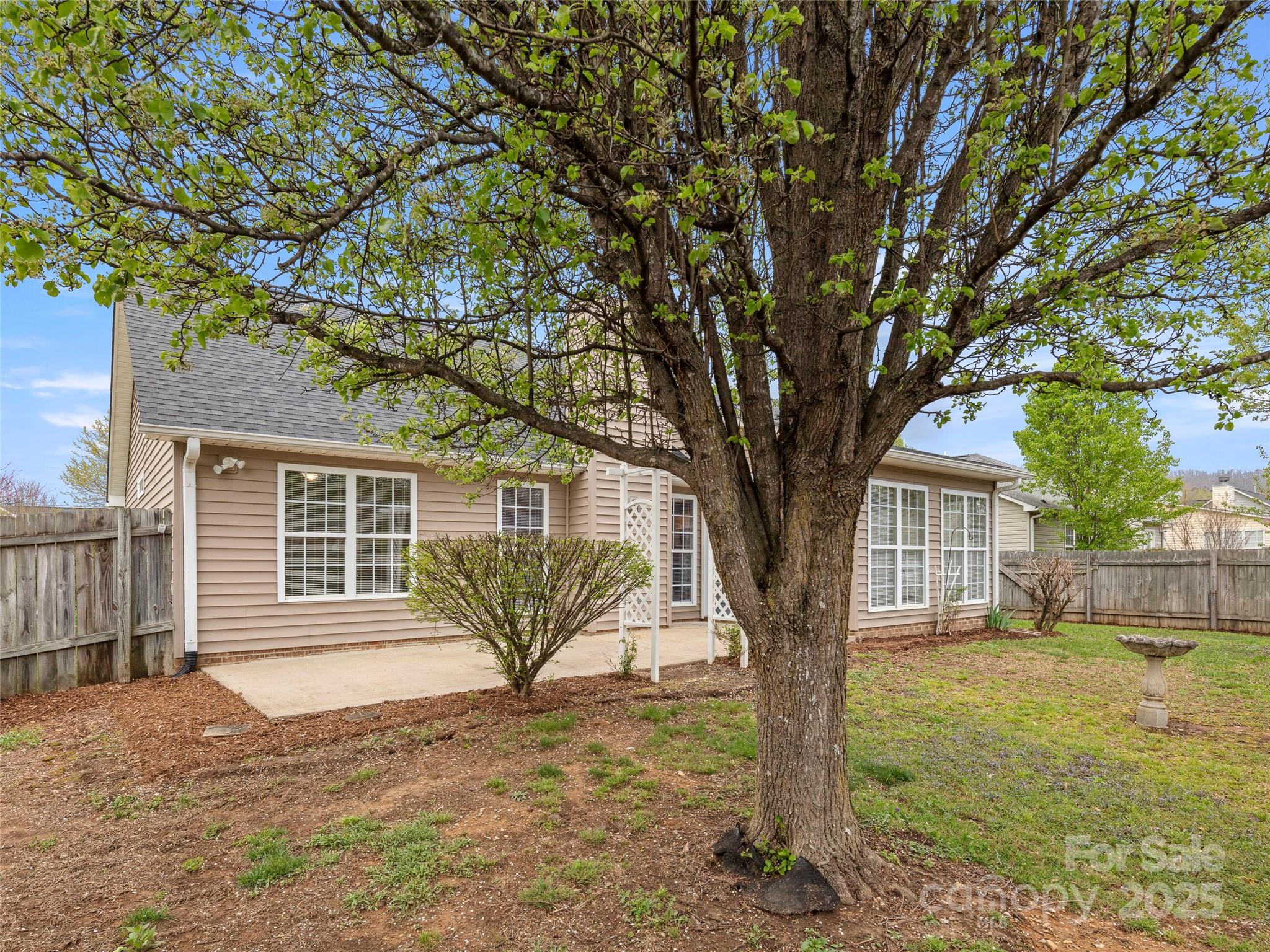 135 S Sunberry Trail