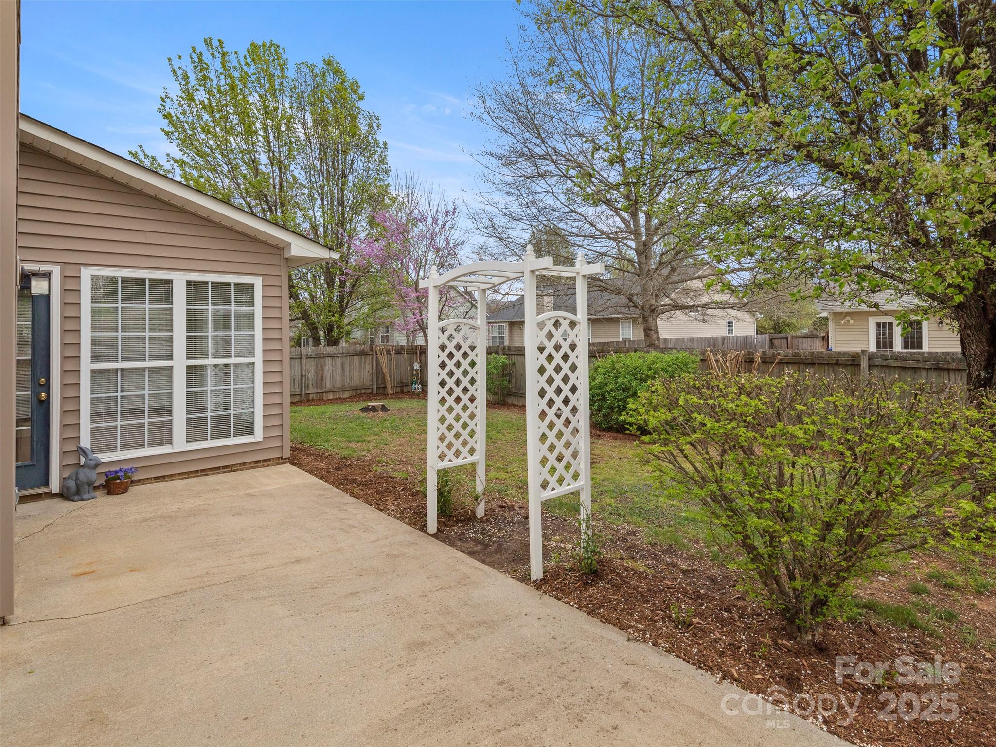 135 S Sunberry Trail