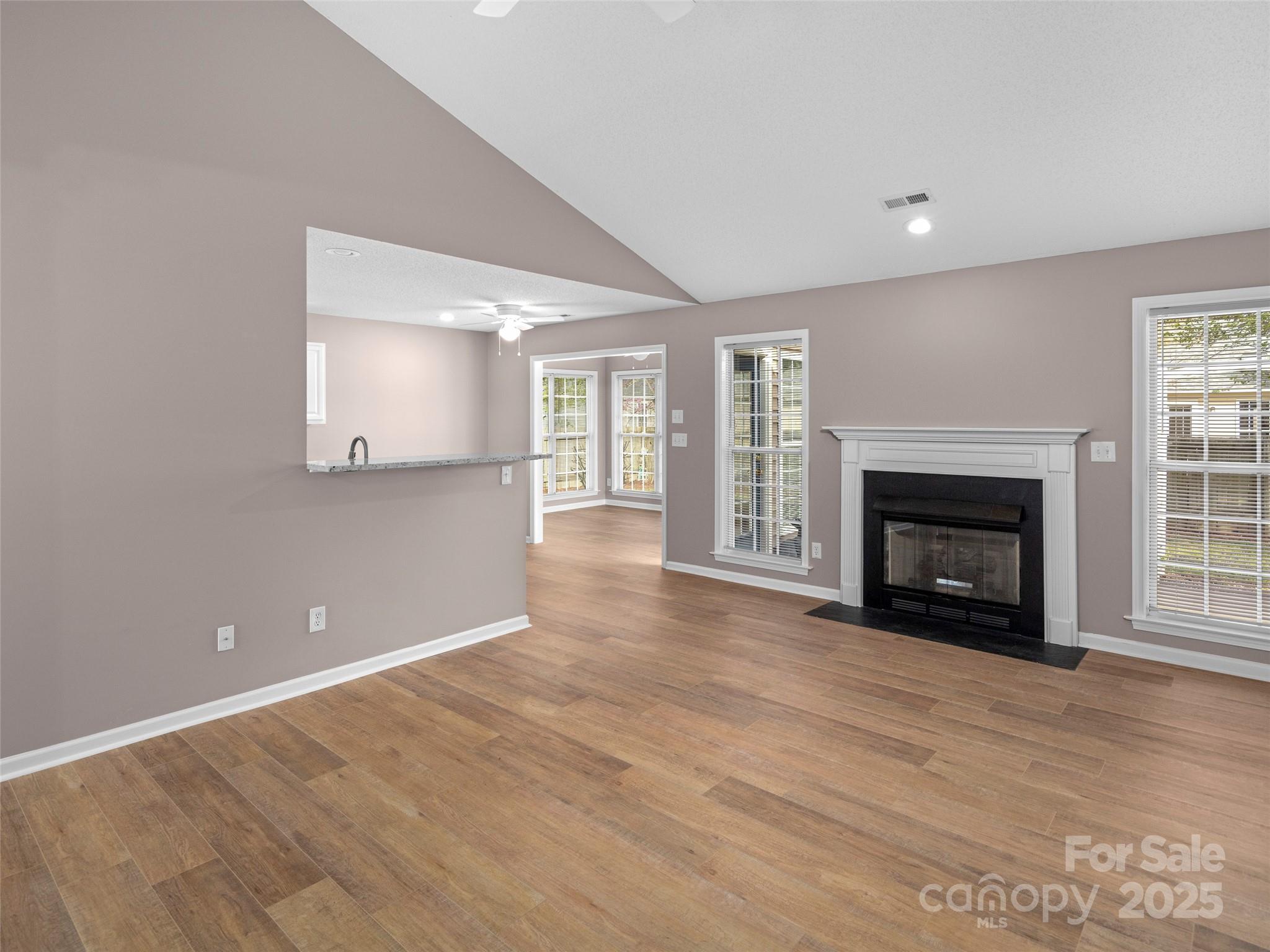 135 S Sunberry Trail