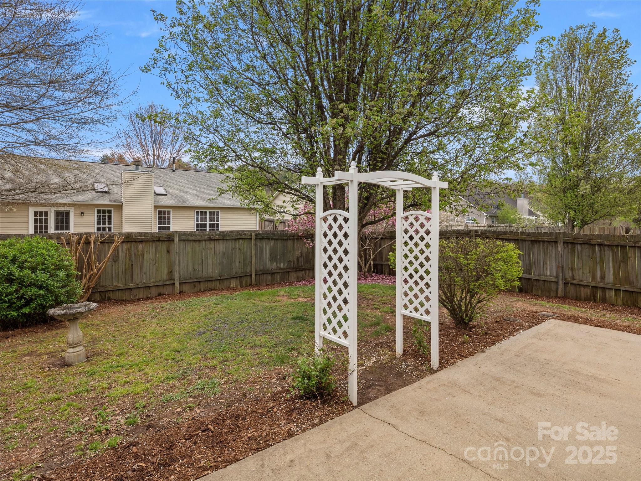 135 S Sunberry Trail