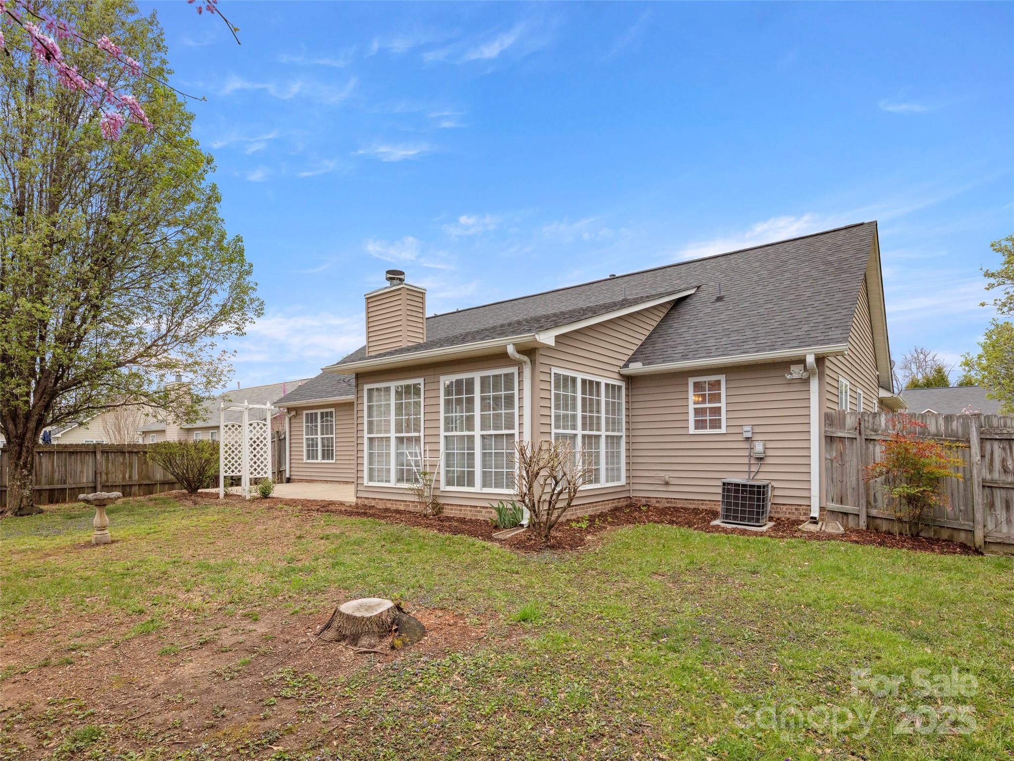 135 S Sunberry Trail