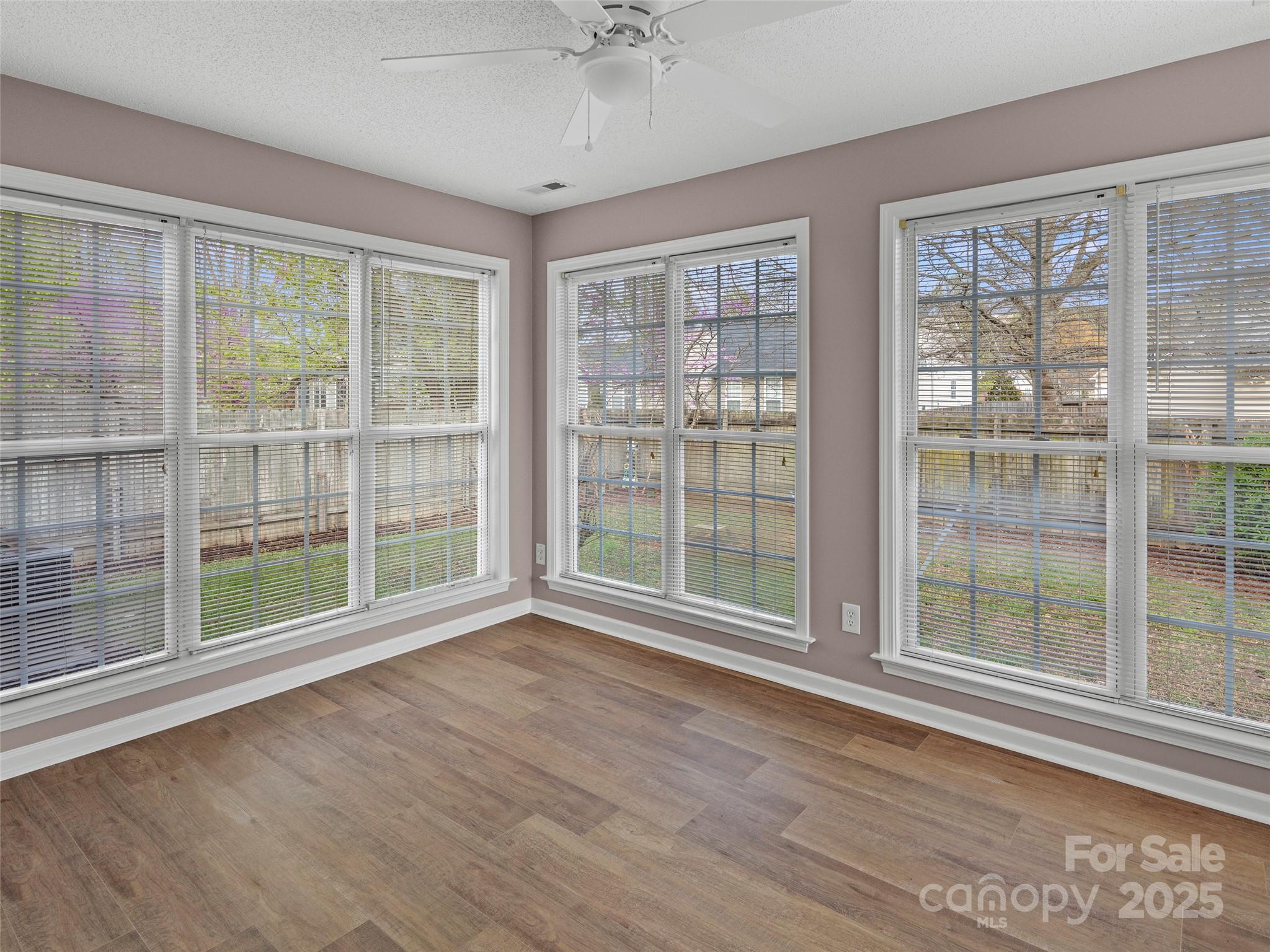 135 S Sunberry Trail