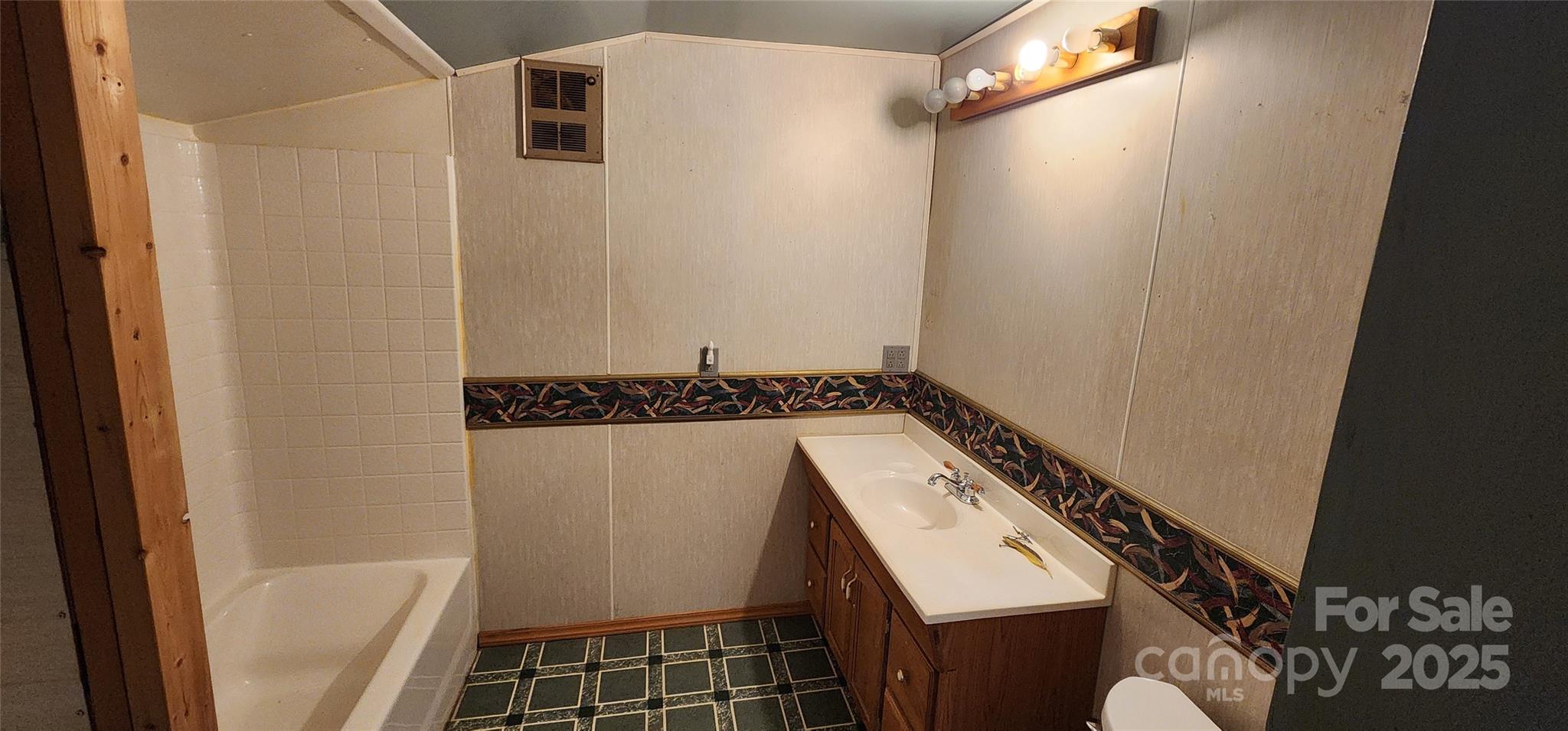 224 Charlotte Street