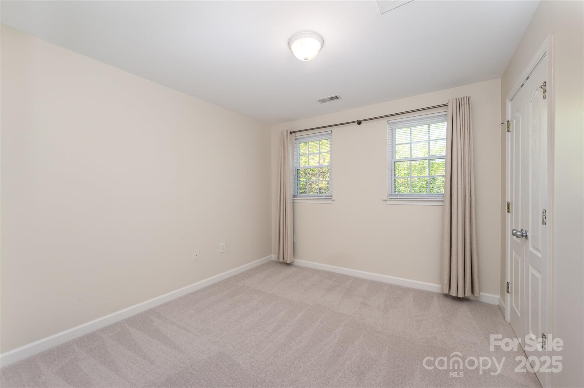 1218 Green Oaks Lane