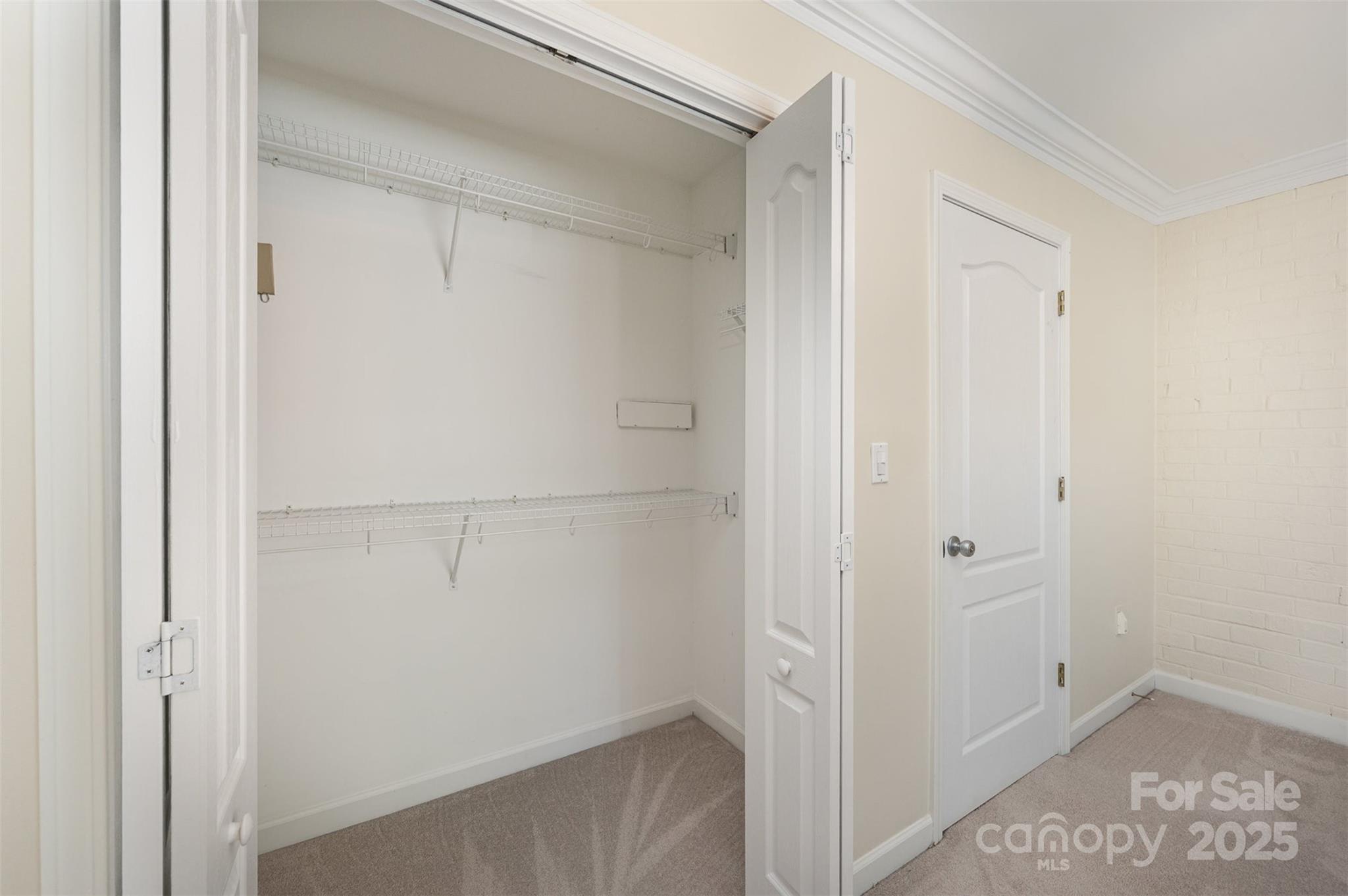 1218 Green Oaks Lane