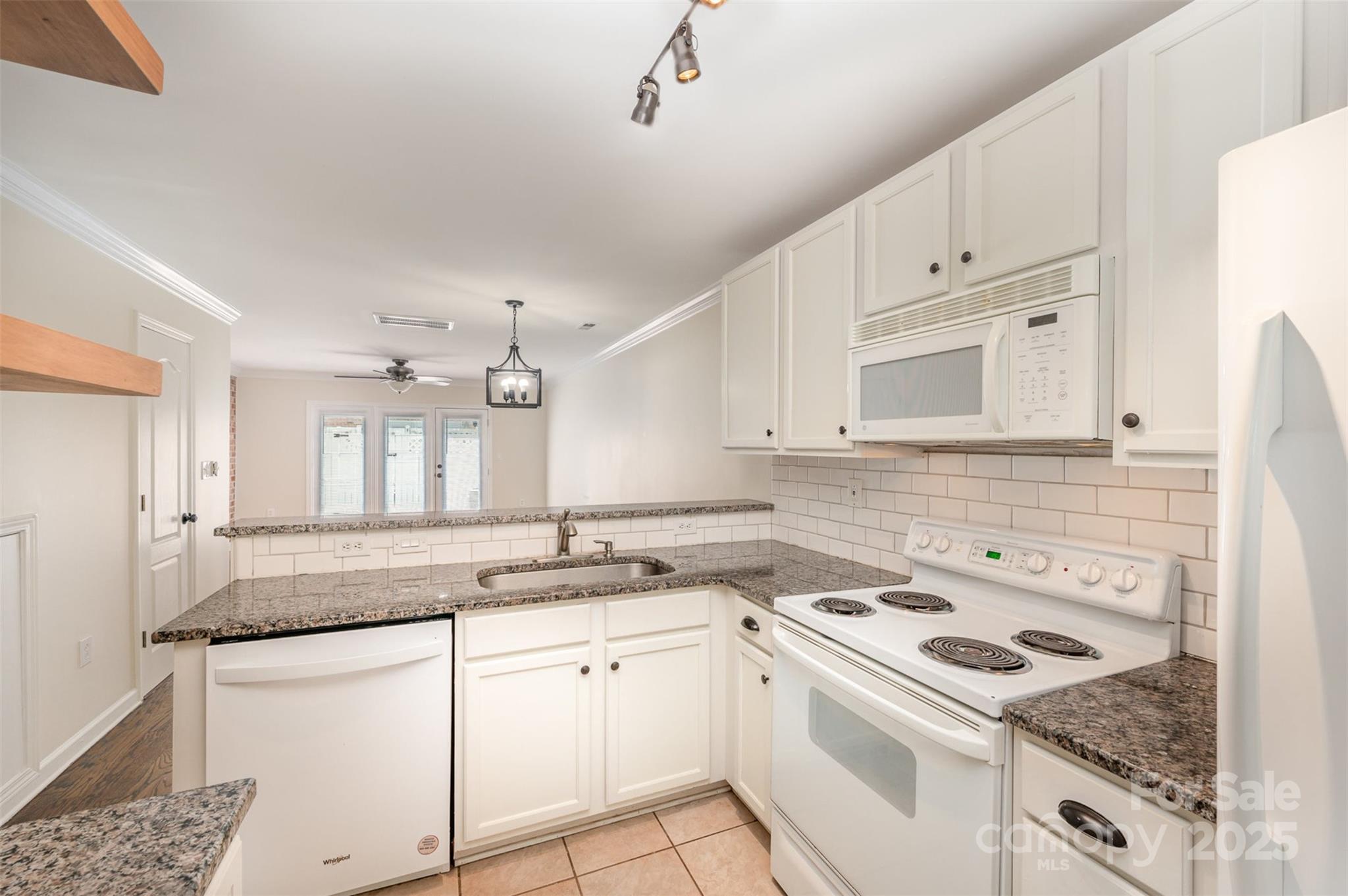 1218 Green Oaks Lane