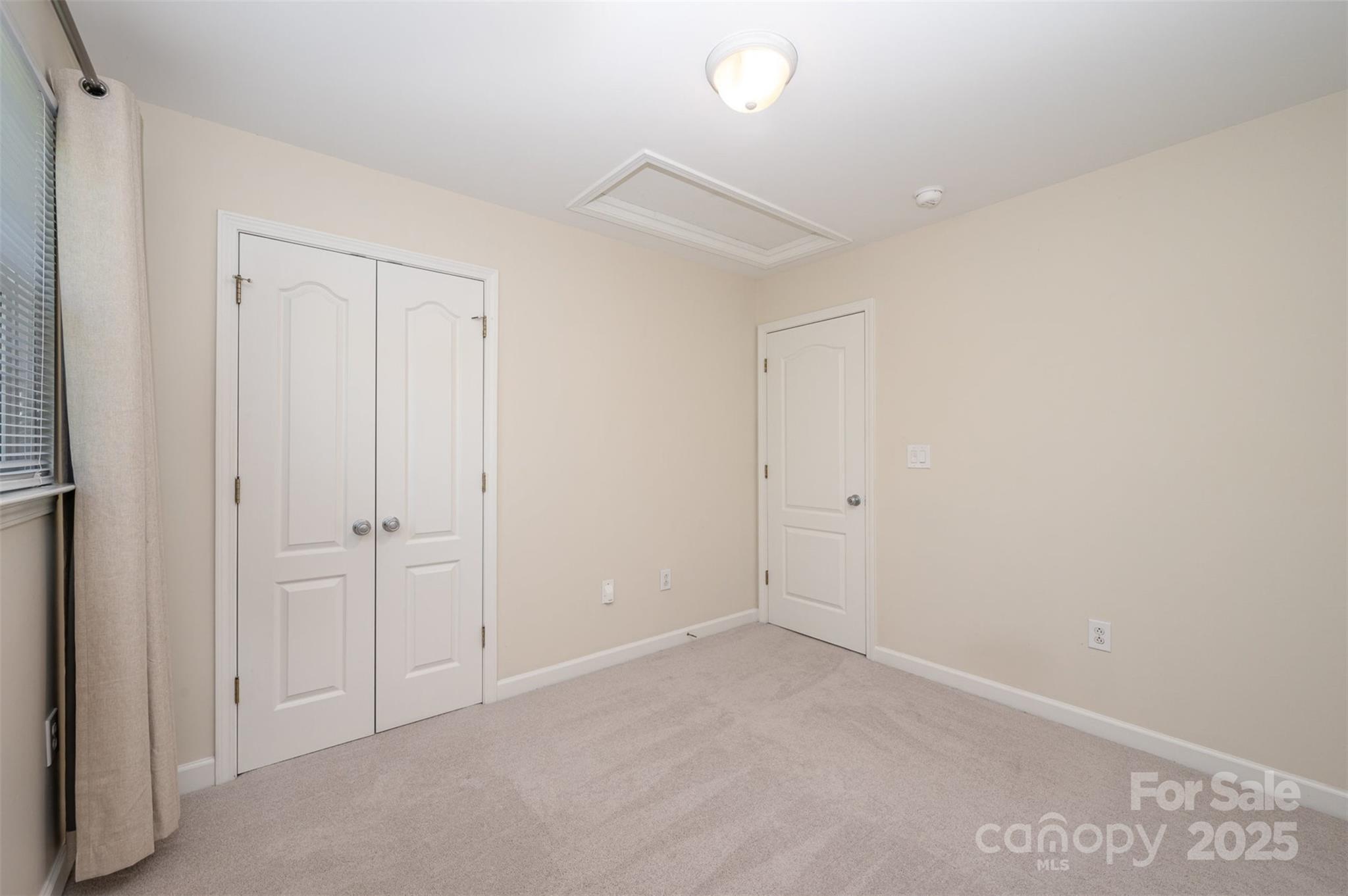 1218 Green Oaks Lane