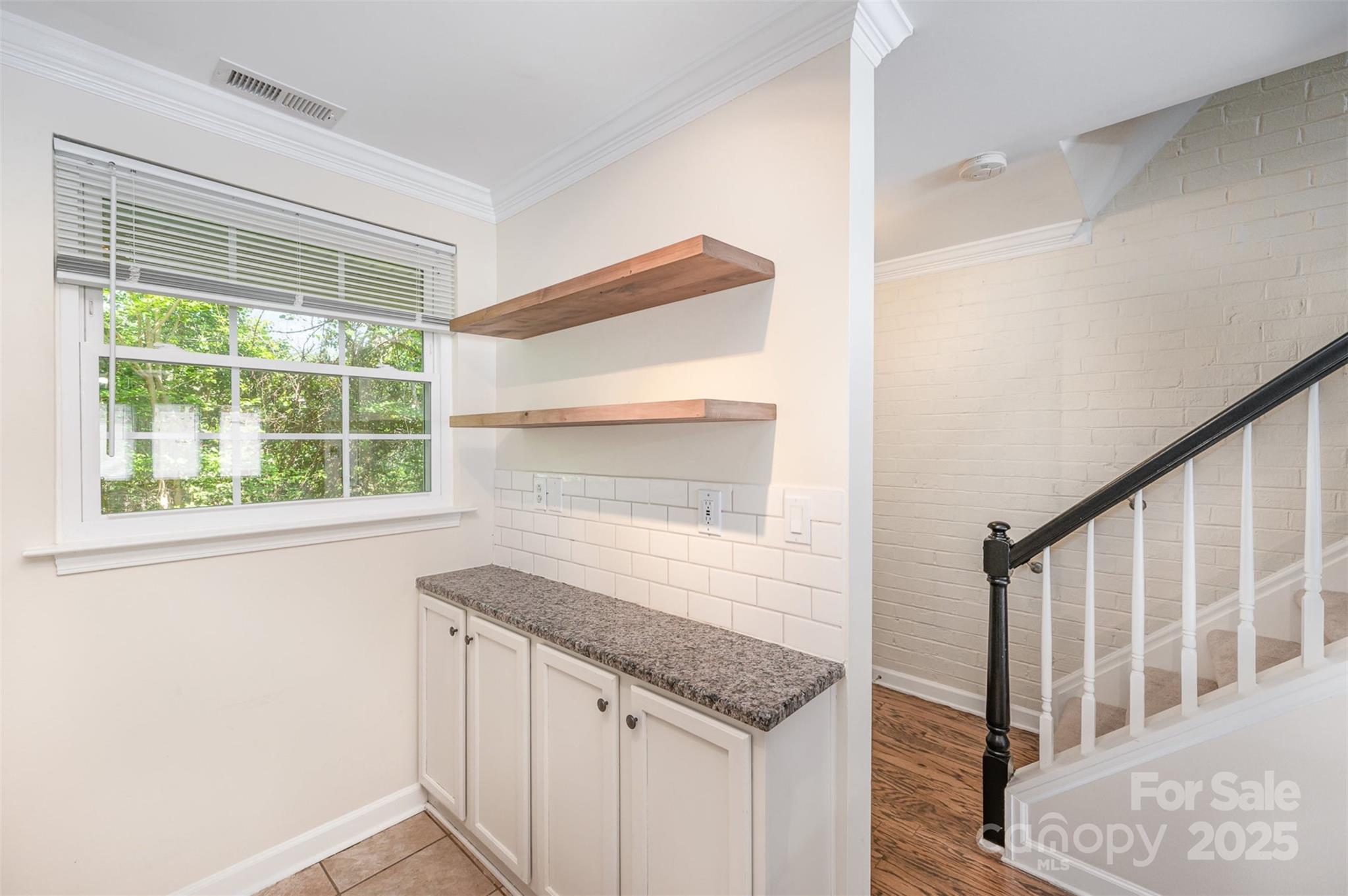 1218 Green Oaks Lane