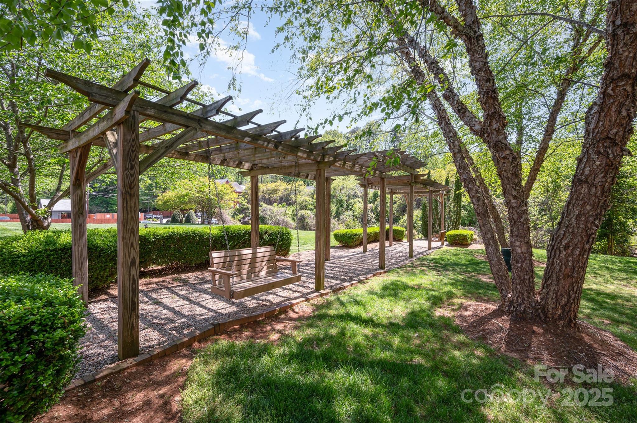 1218 Green Oaks Lane