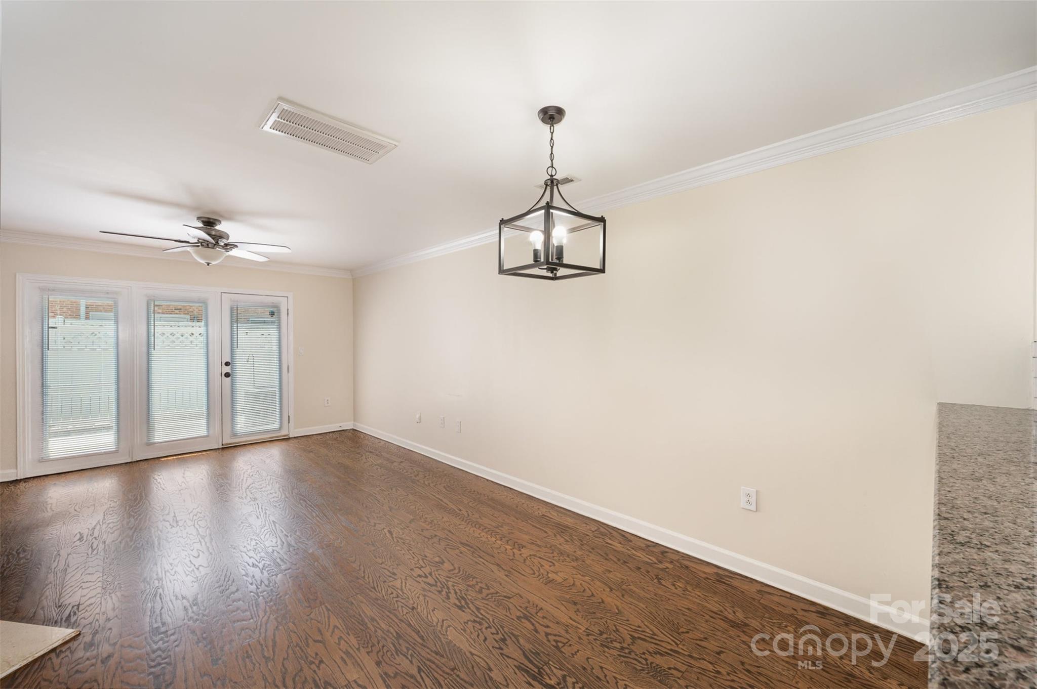 1218 Green Oaks Lane