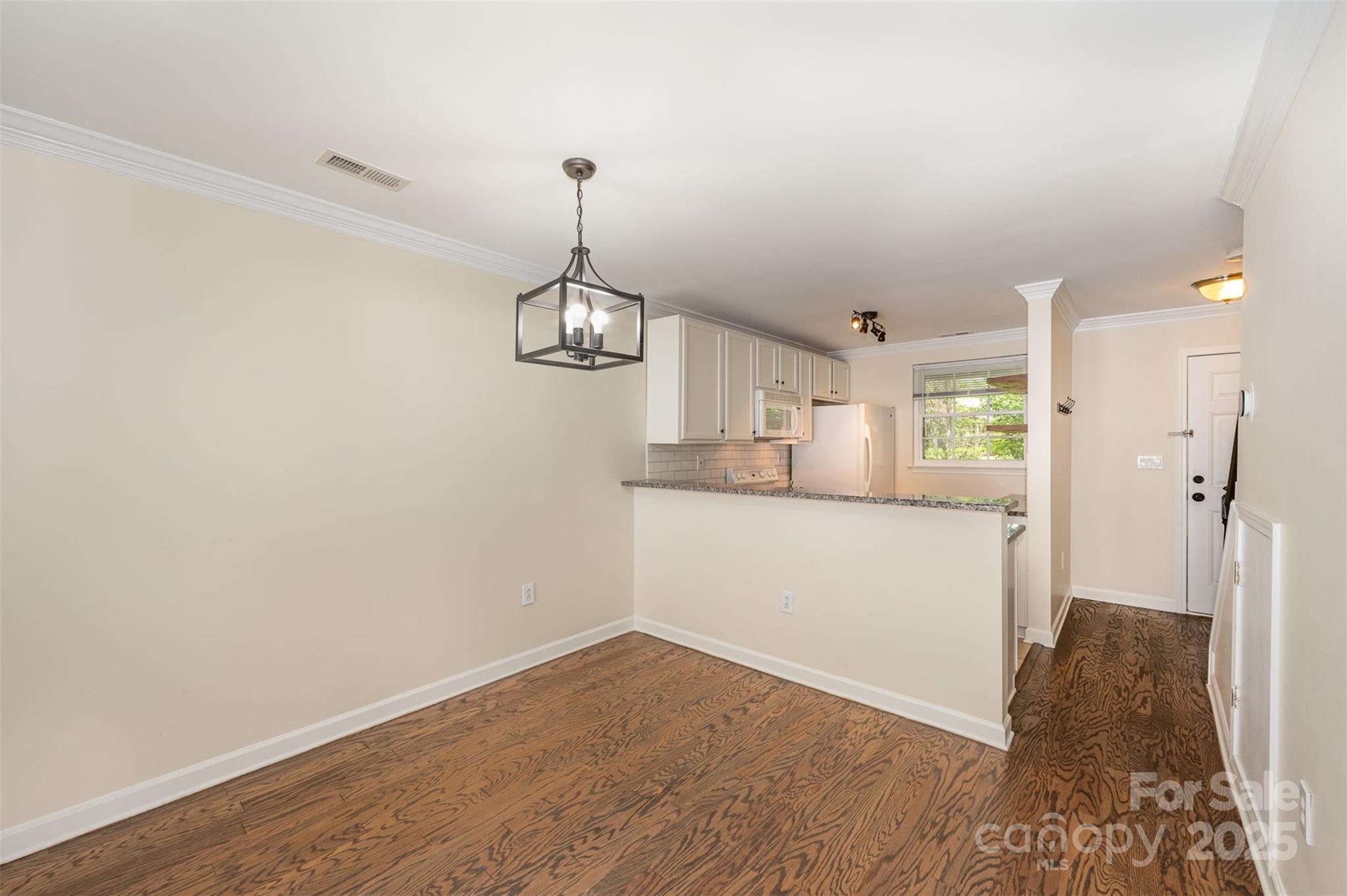 1218 Green Oaks Lane