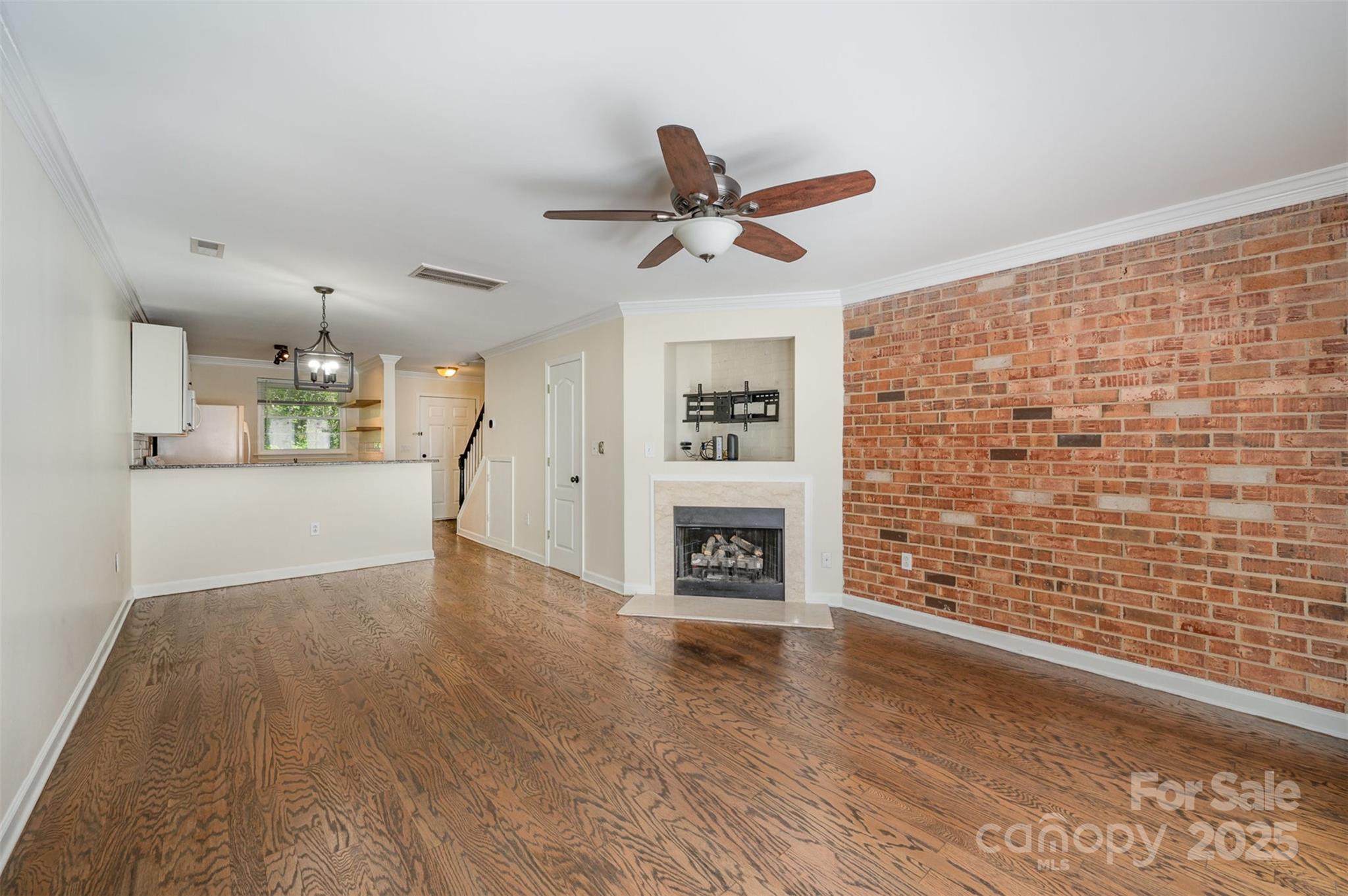 1218 Green Oaks Lane