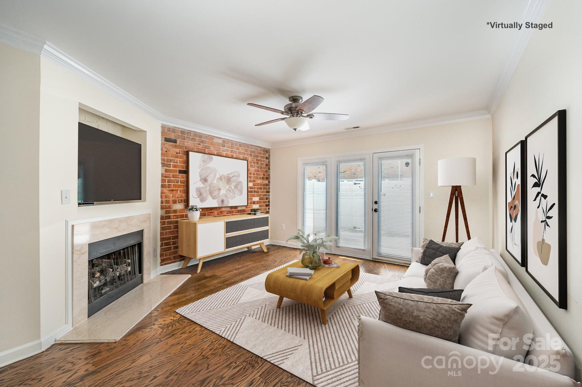 1218 Green Oaks Lane