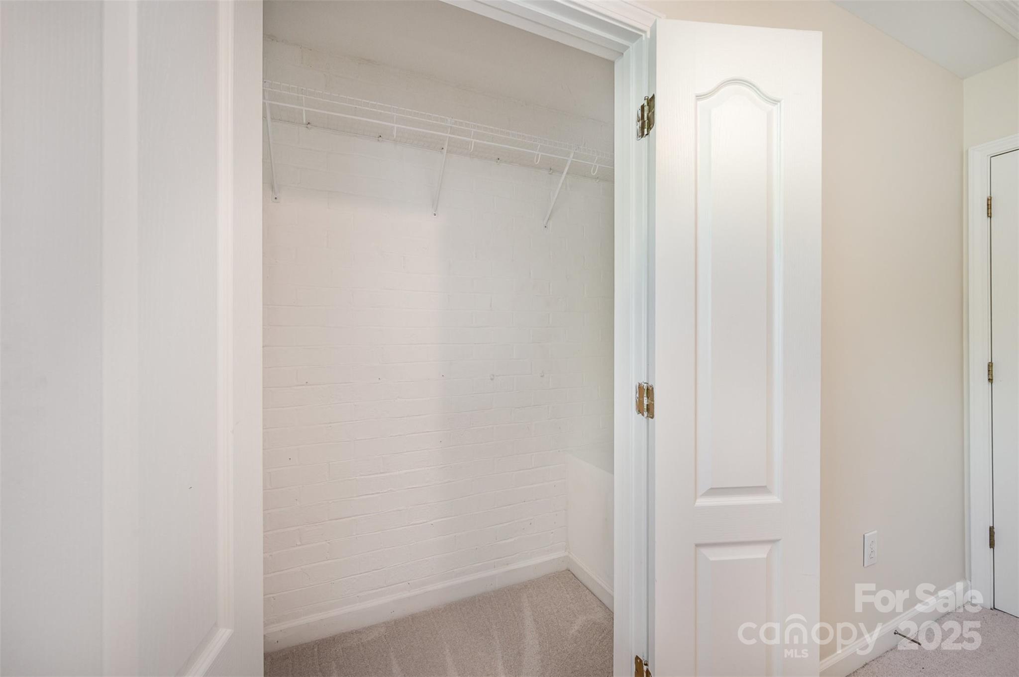 1218 Green Oaks Lane