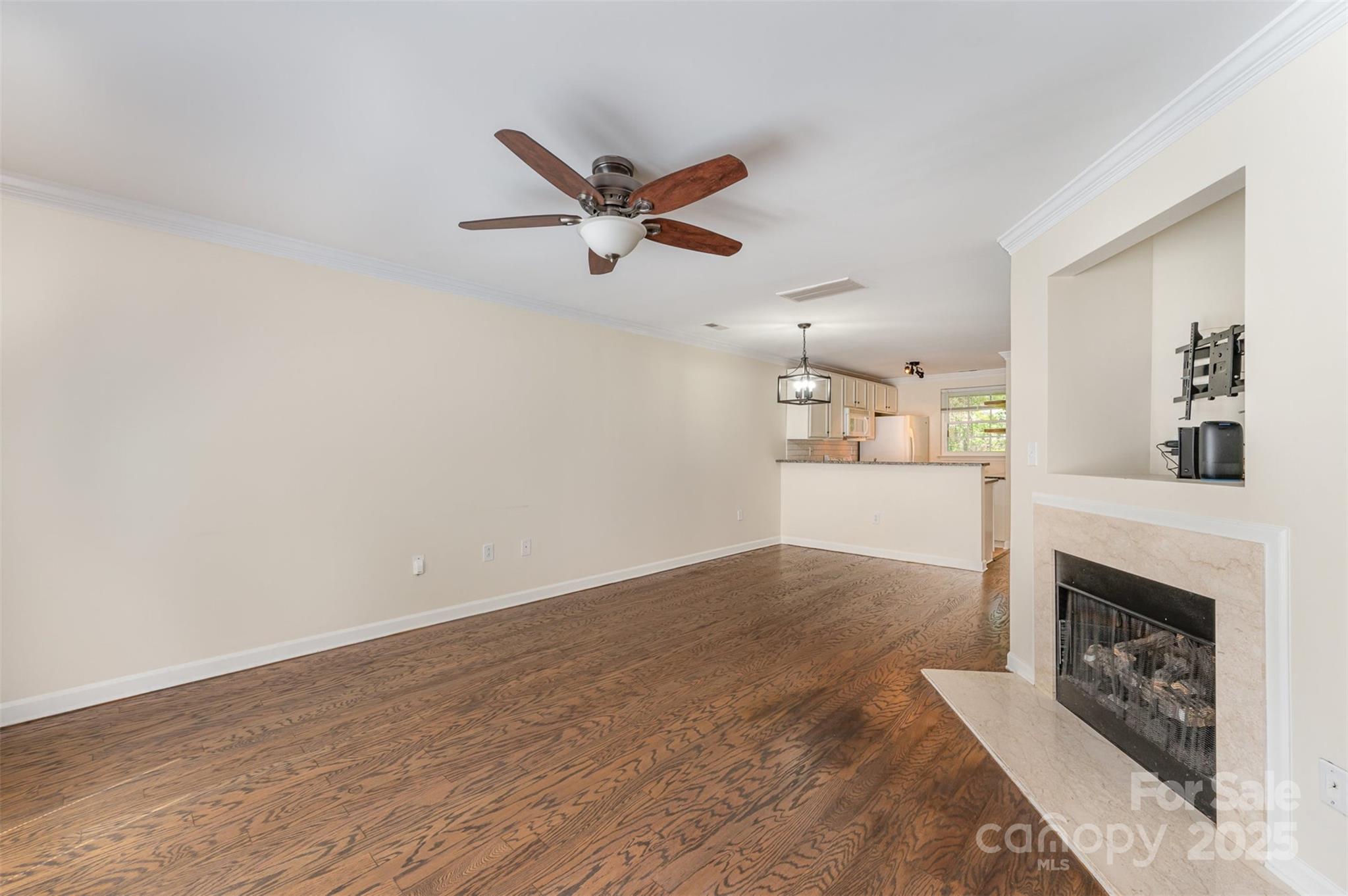 1218 Green Oaks Lane