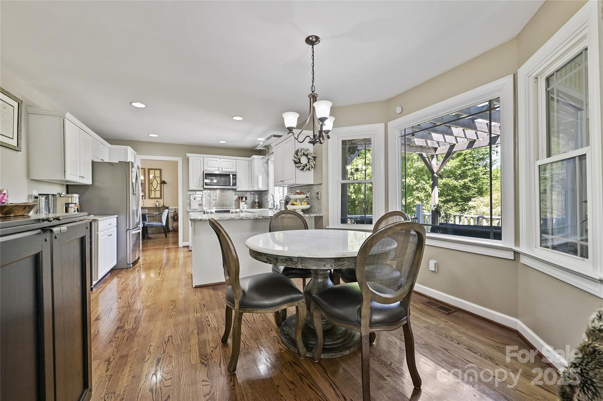 205 Commodore Court