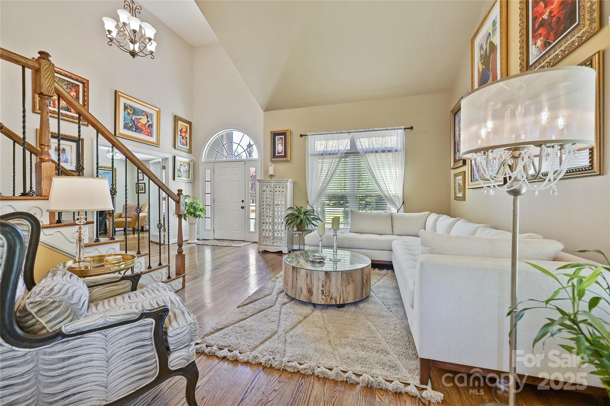205 Commodore Court