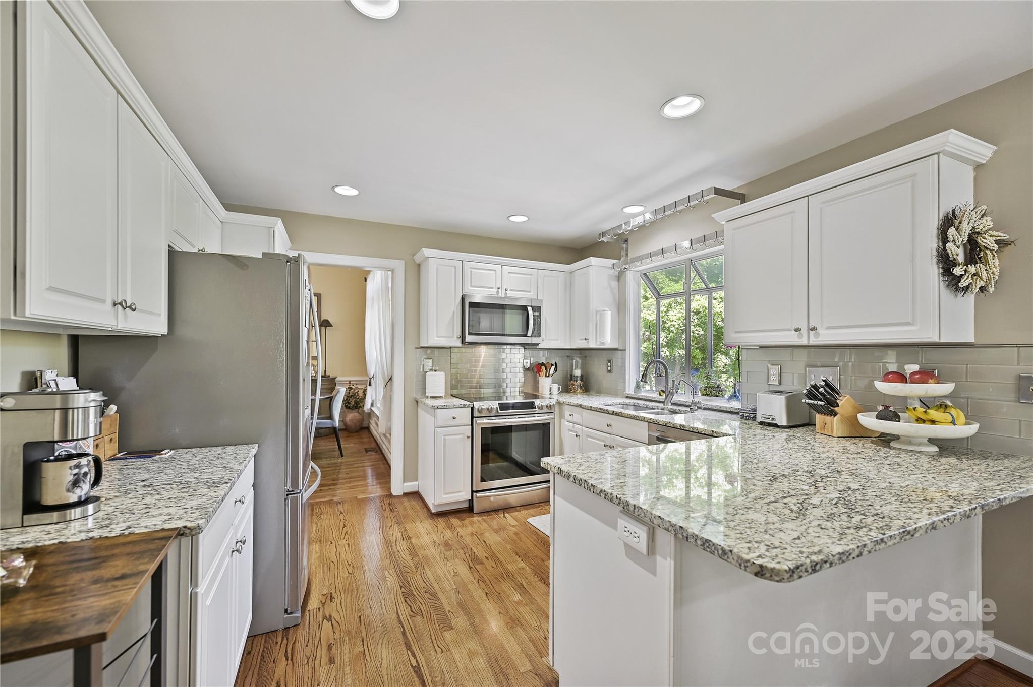205 Commodore Court