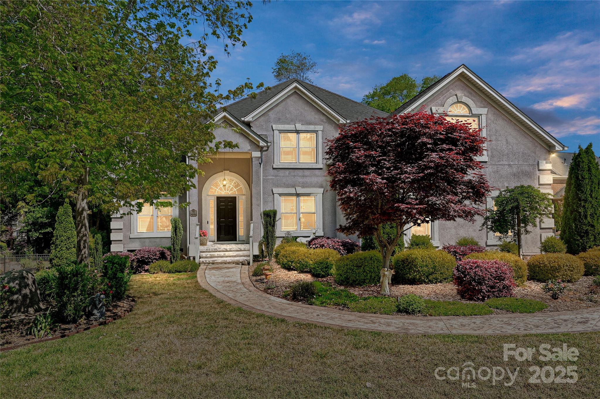 205 Commodore Court