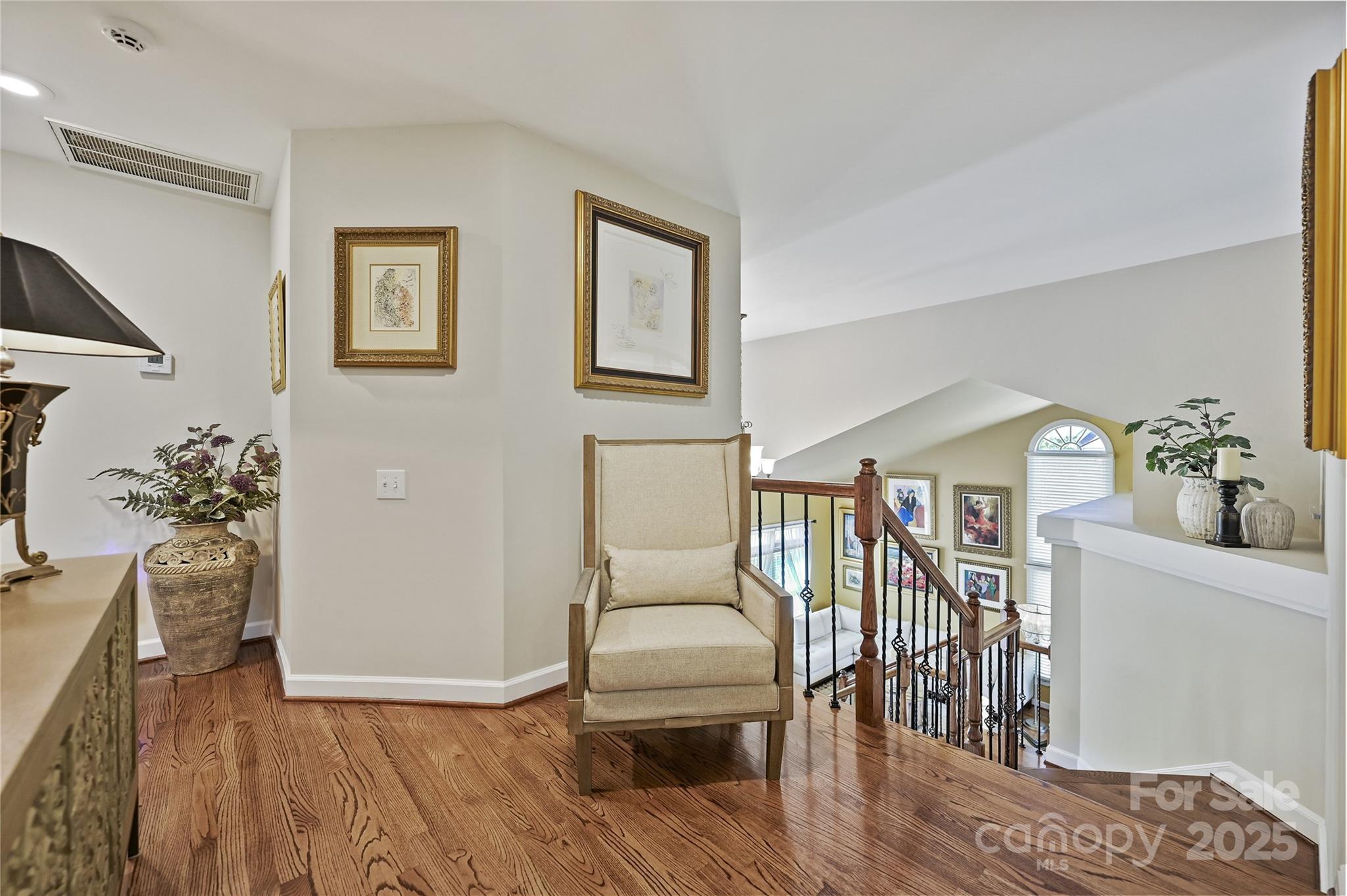 205 Commodore Court