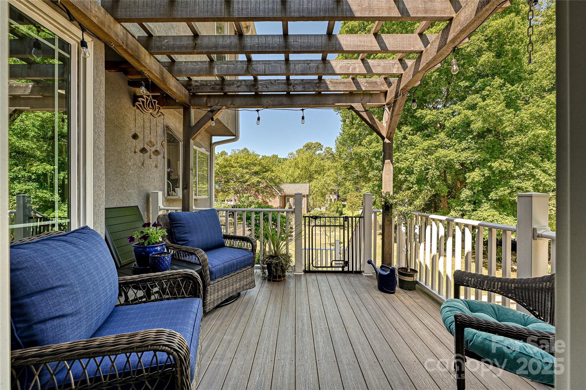 205 Commodore Court