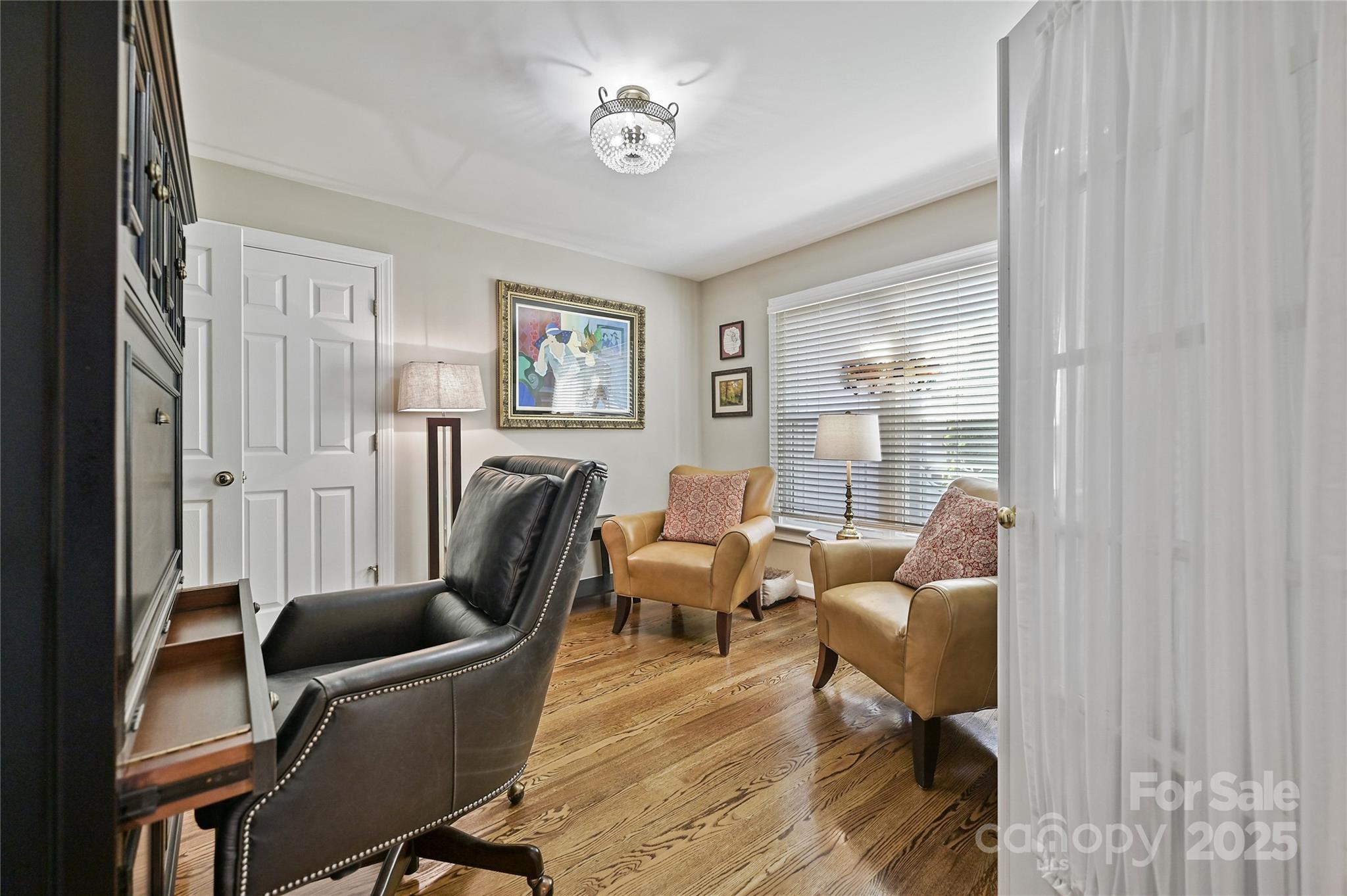 205 Commodore Court