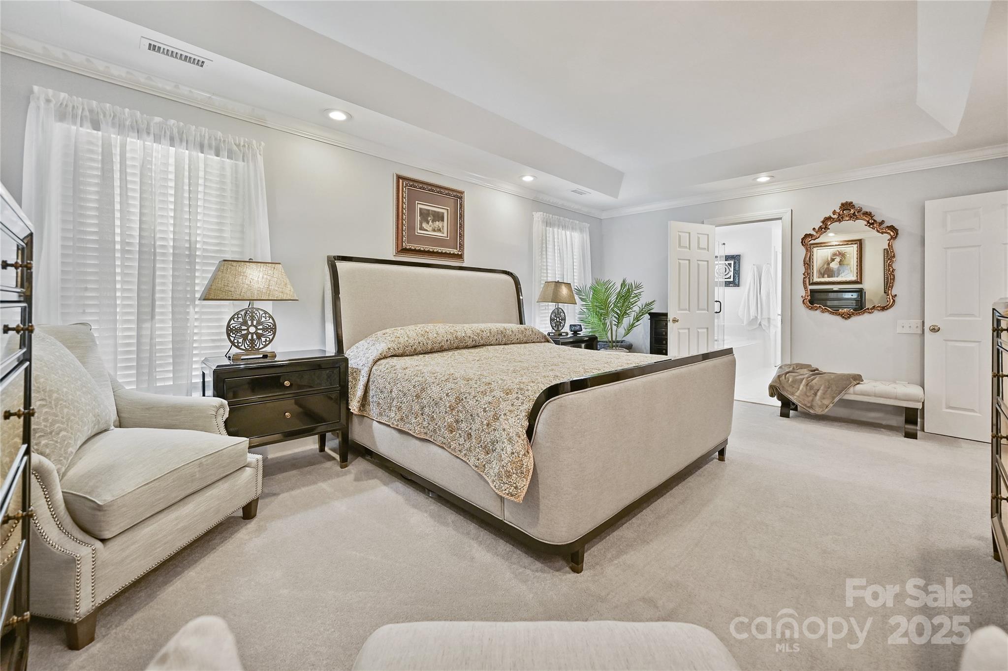 205 Commodore Court