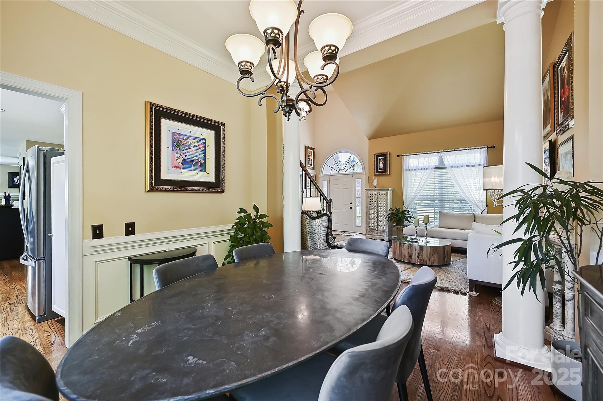 205 Commodore Court