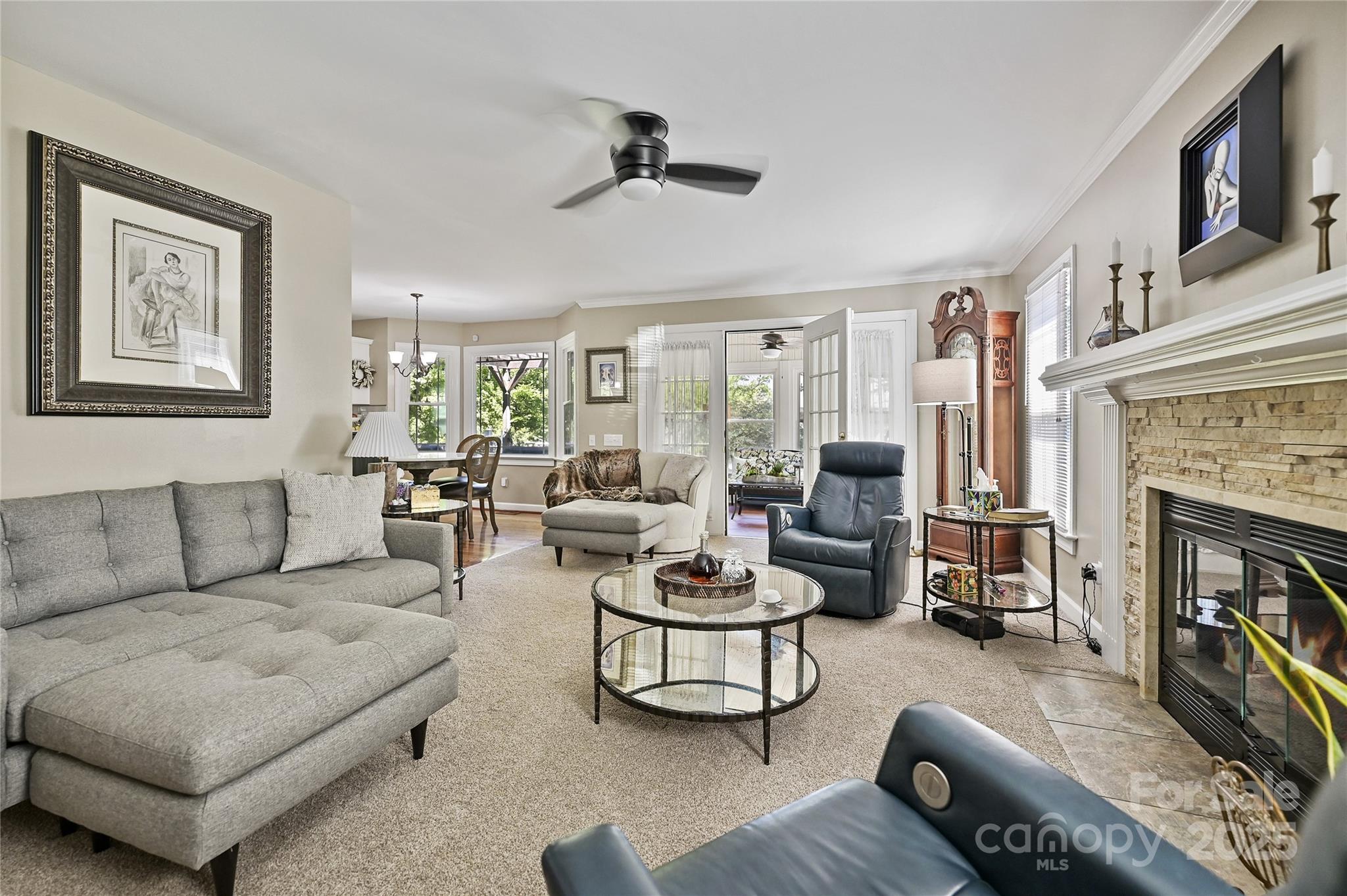 205 Commodore Court