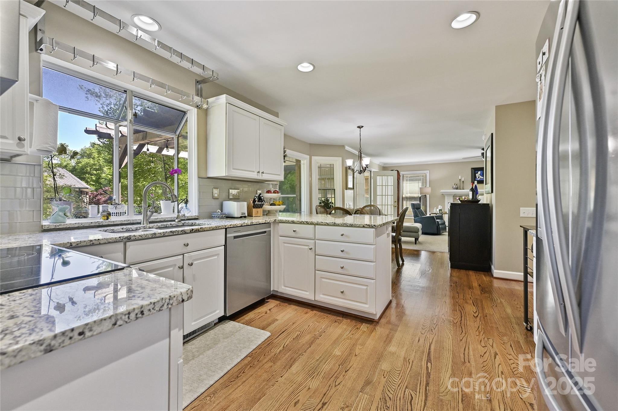 205 Commodore Court