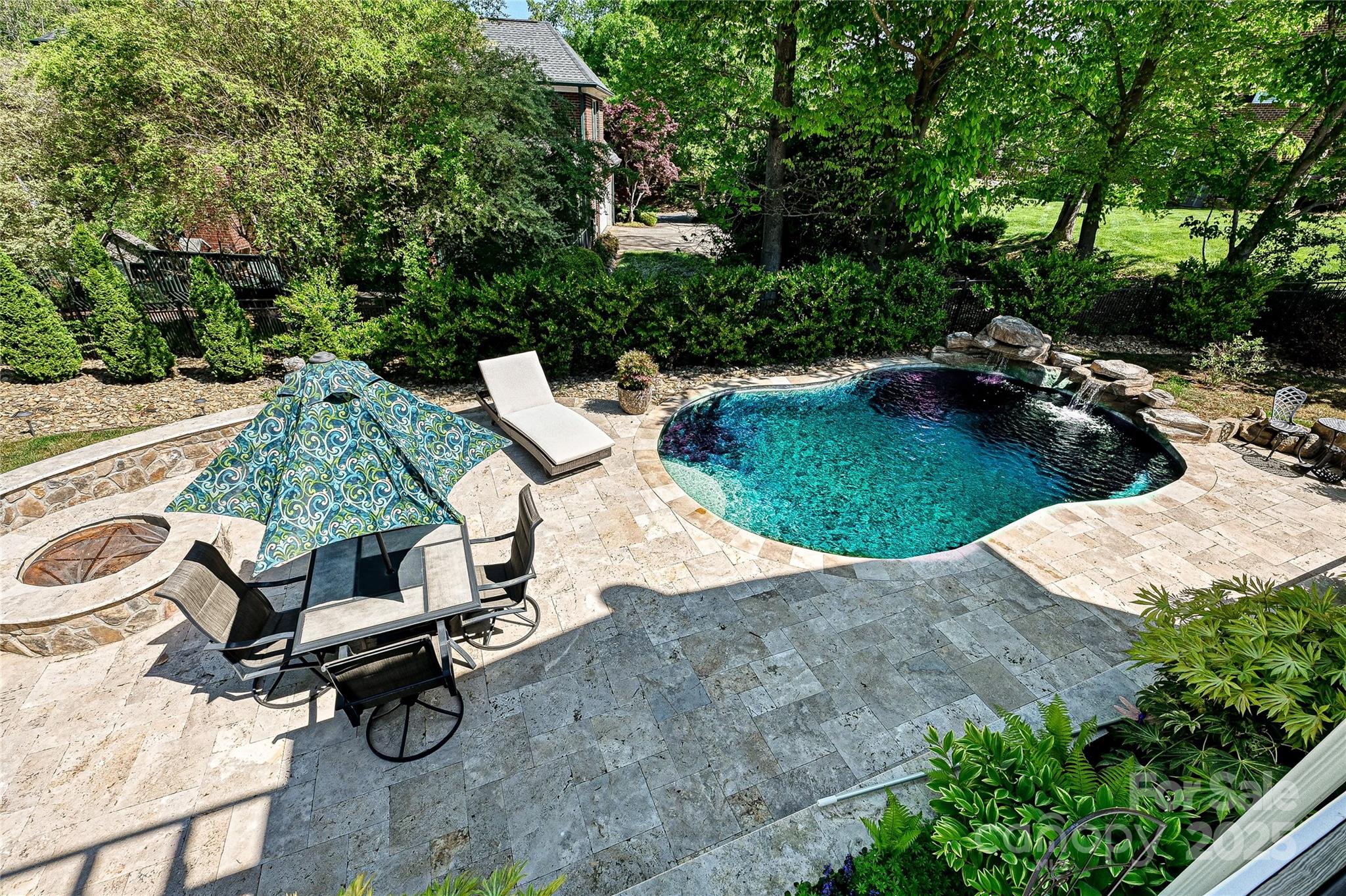 205 Commodore Court
